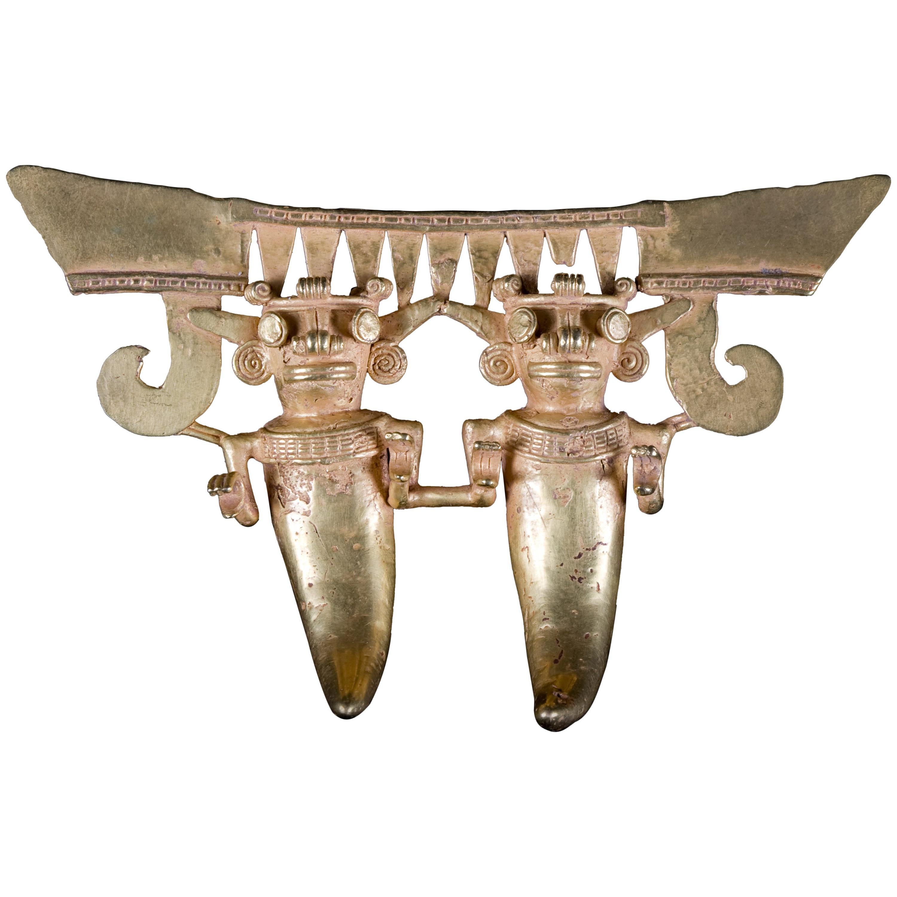 Museum Quality Pre-Columbian Gold Twin Figures Pendant, circa 800 to 1500 AD For Sale