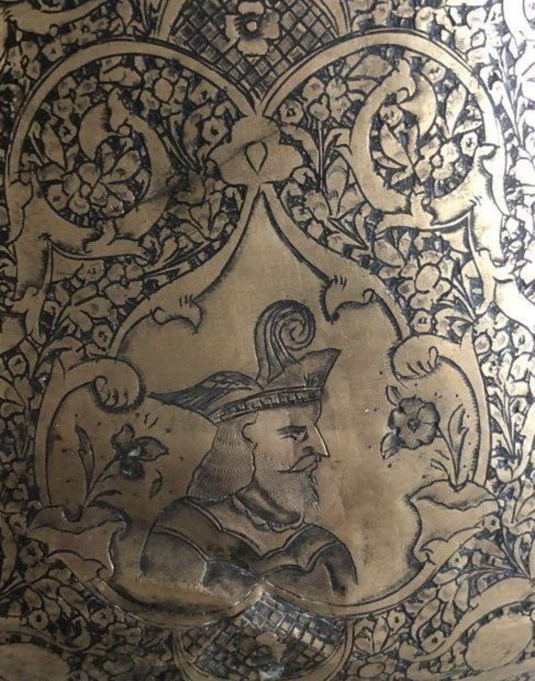 Ciotola in ottone della dinastia Qajar di qualità museale in vendita 6