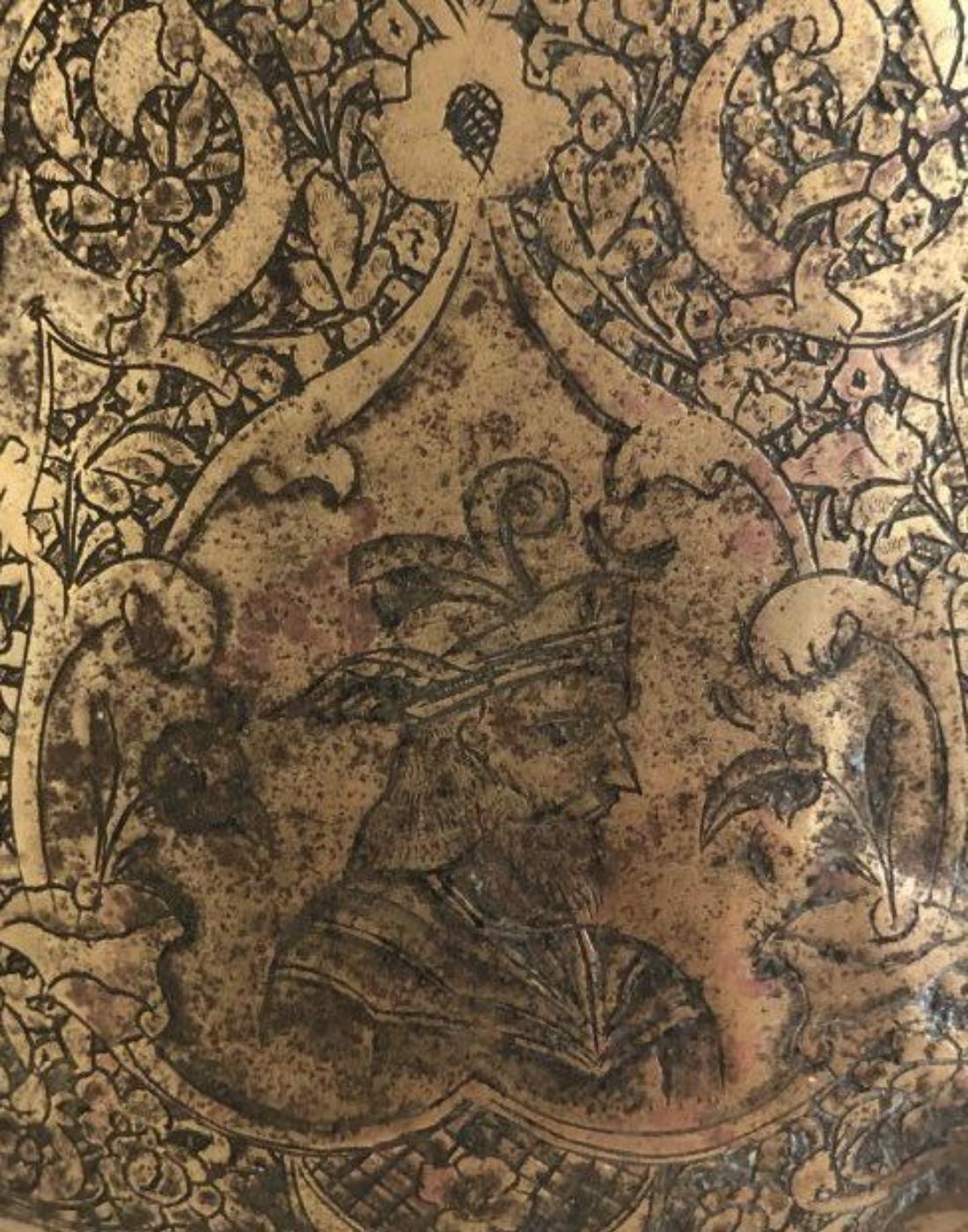 Ciotola in ottone della dinastia Qajar di qualità museale in vendita 1