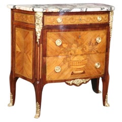 Commode Louis XV restaurée du 19ème siècle avec plateau en marbre incrusté de qualité musée