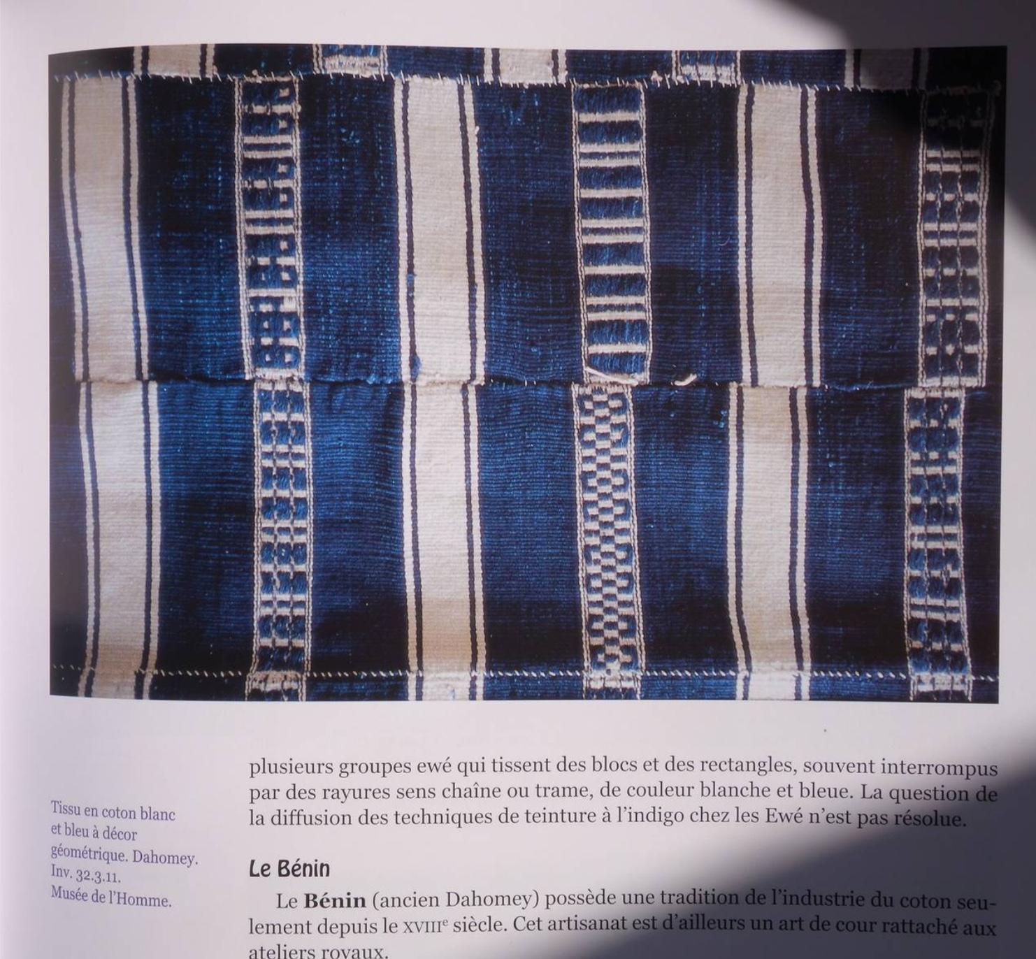 Westafrikanisches indigoblaues Textil in Museumsqualität (Gefärbt) im Angebot