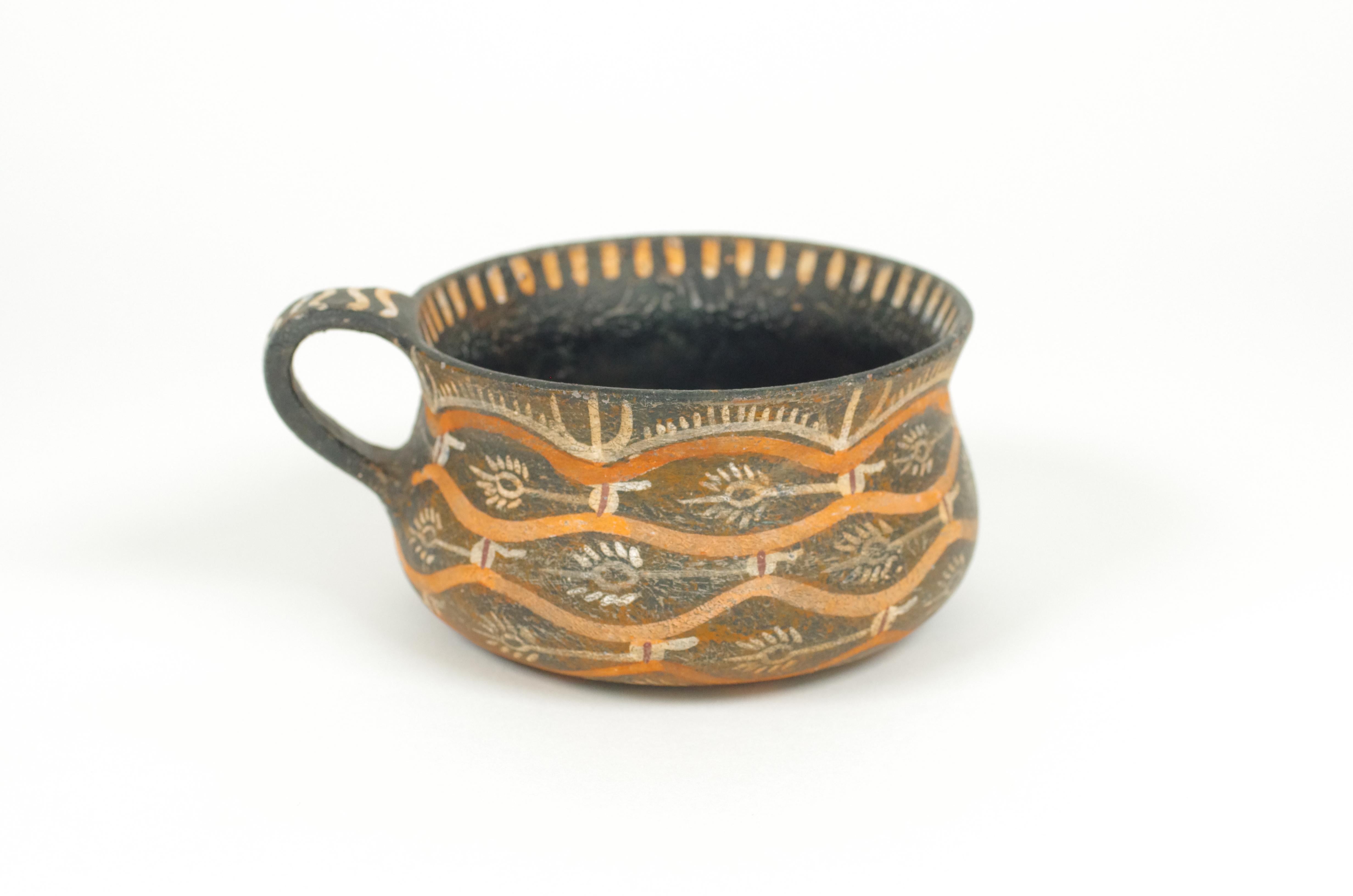 Il museo riproduce una tazza cretese e una brocca da vino In condizioni buone in vendita a MAASTRICHT, LI