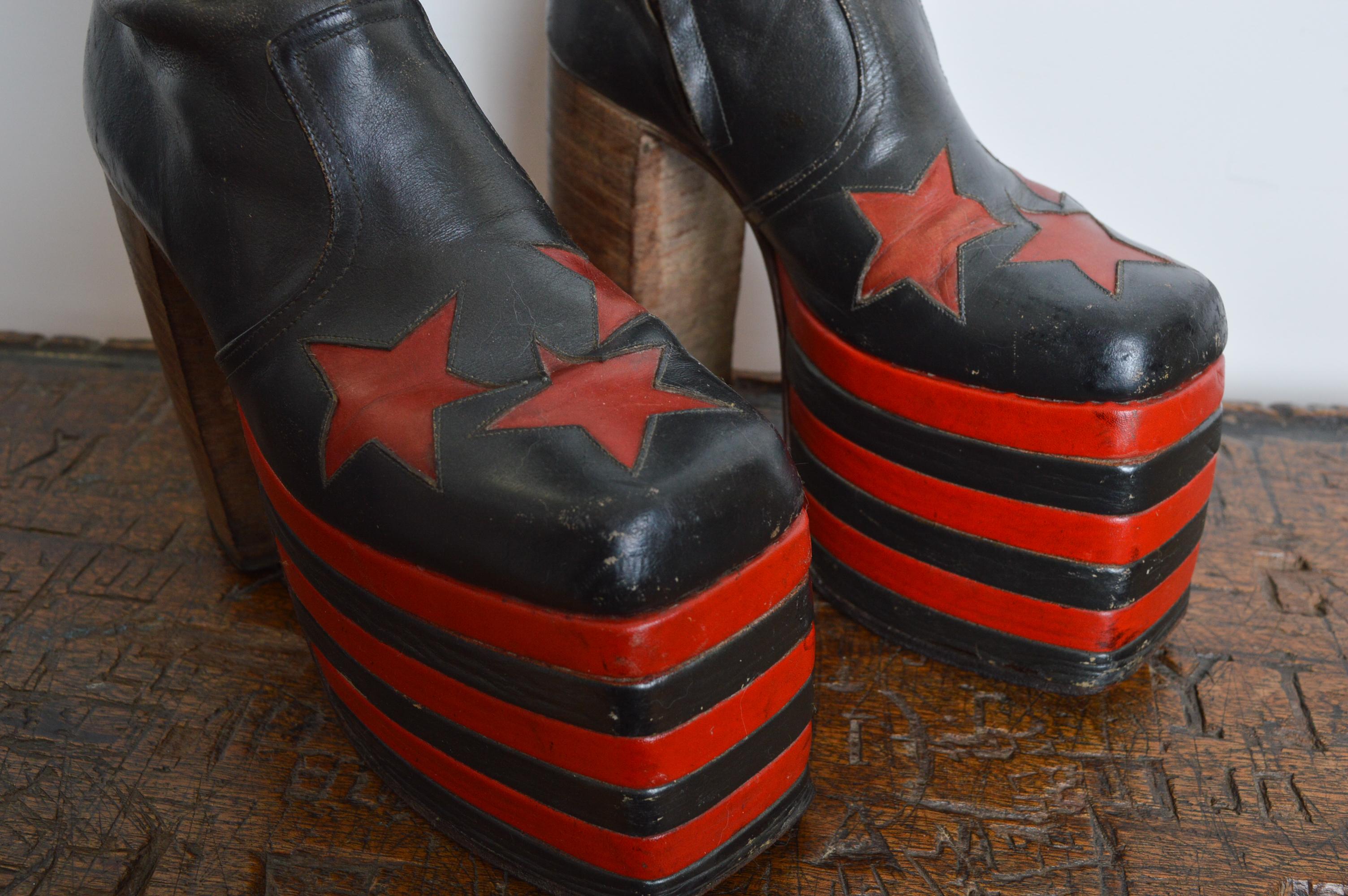 Museum Worthy 1970's Glam Rock leather Red & Black Platform Boots UK 6 / EU 39 In Good Condition For Sale In Sheffield, GB