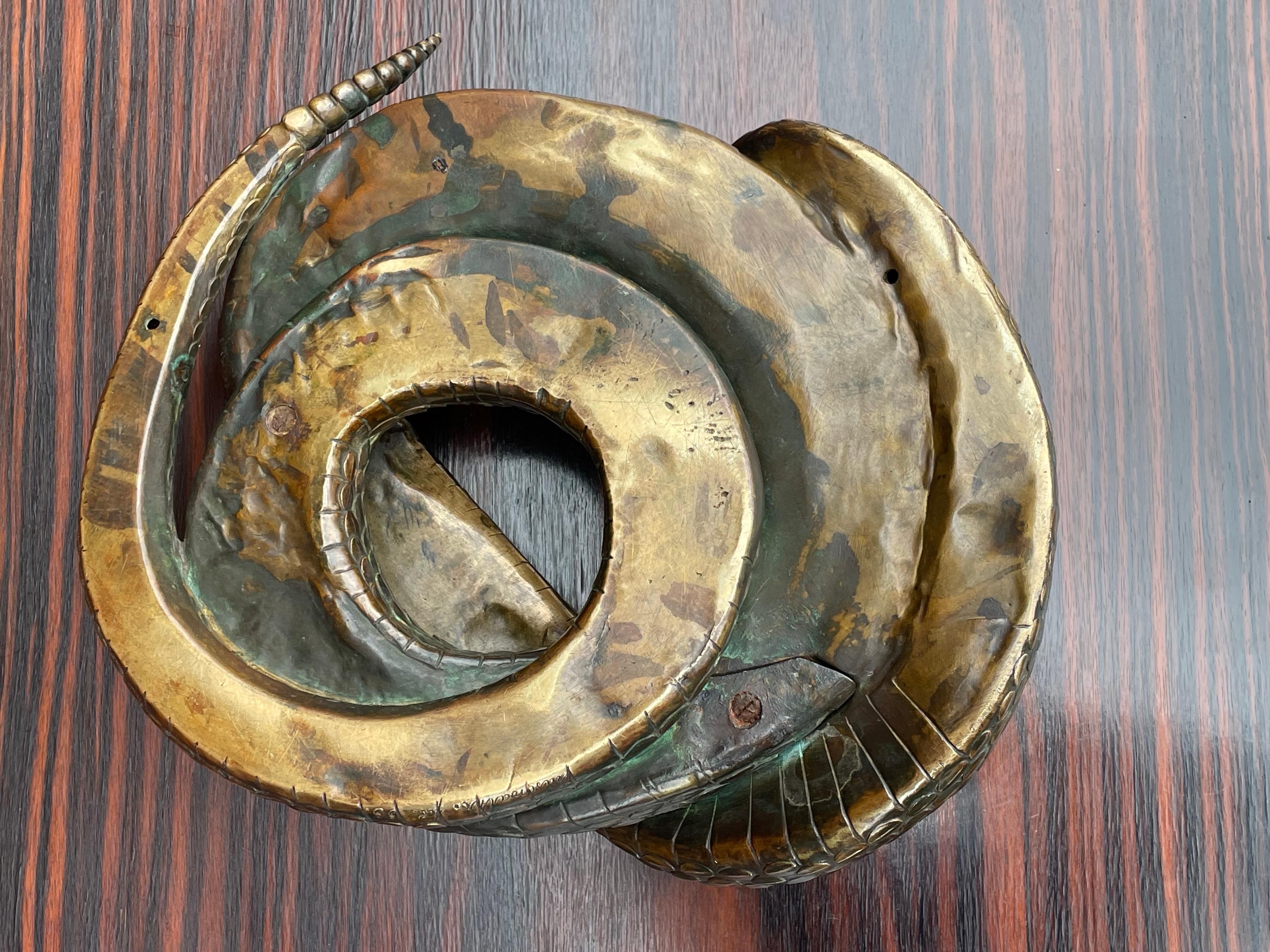 Bronzo Scultura di serpente a sonagli a spirale in bronzo antico degna di un museo, firmata e marcata 1885