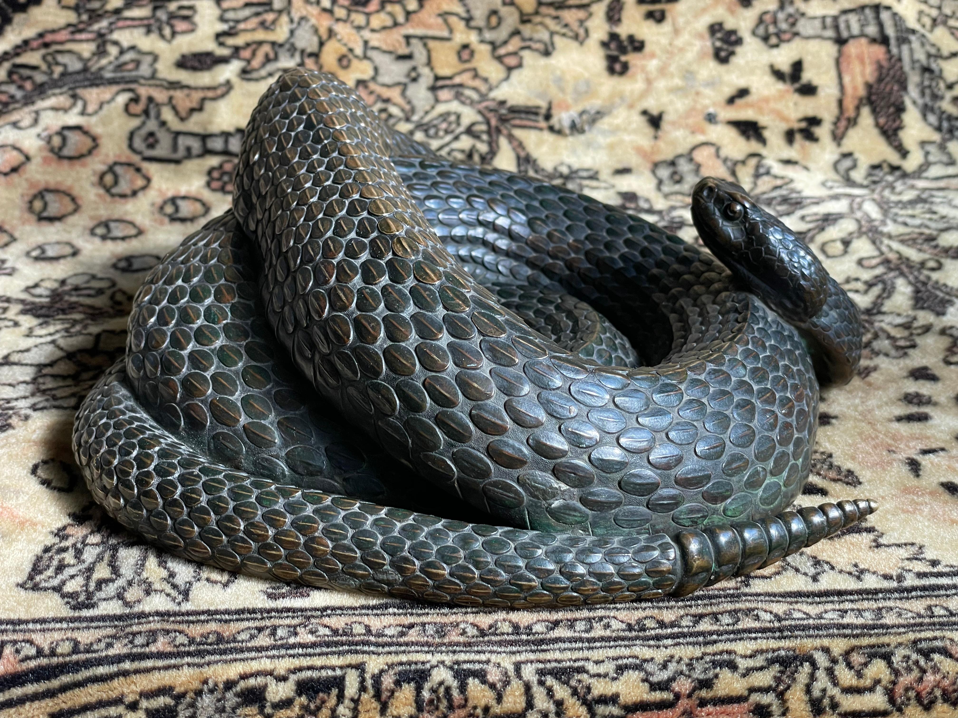 Scultura di serpente a sonagli a spirale in bronzo antico degna di un museo, firmata e marcata 1885 2