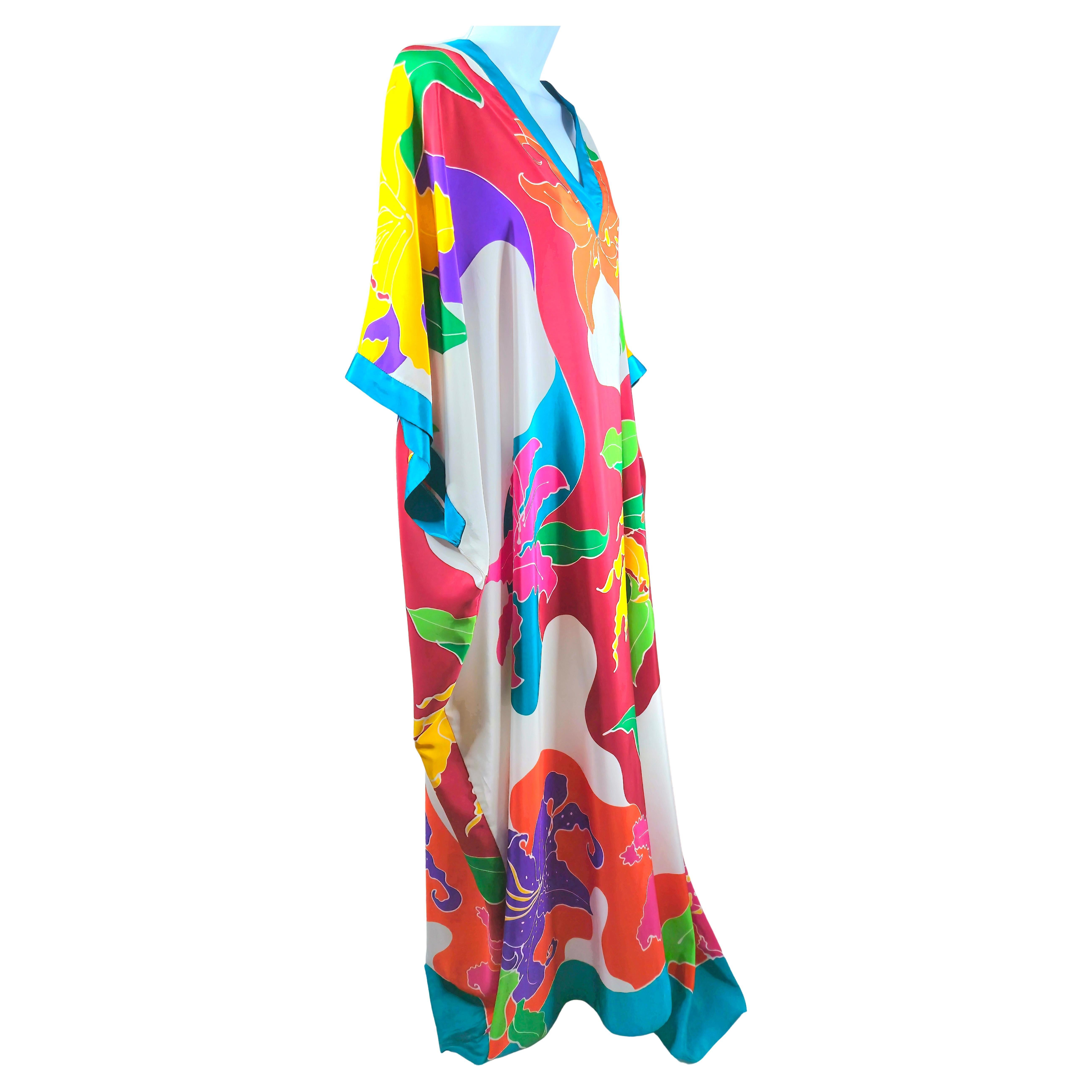 OscarDeLaRenta 1982 MuseumShown Handpainted Floral Abstract CrepeDeChine Caftan In Excellent Condition For Sale In Chicago, IL