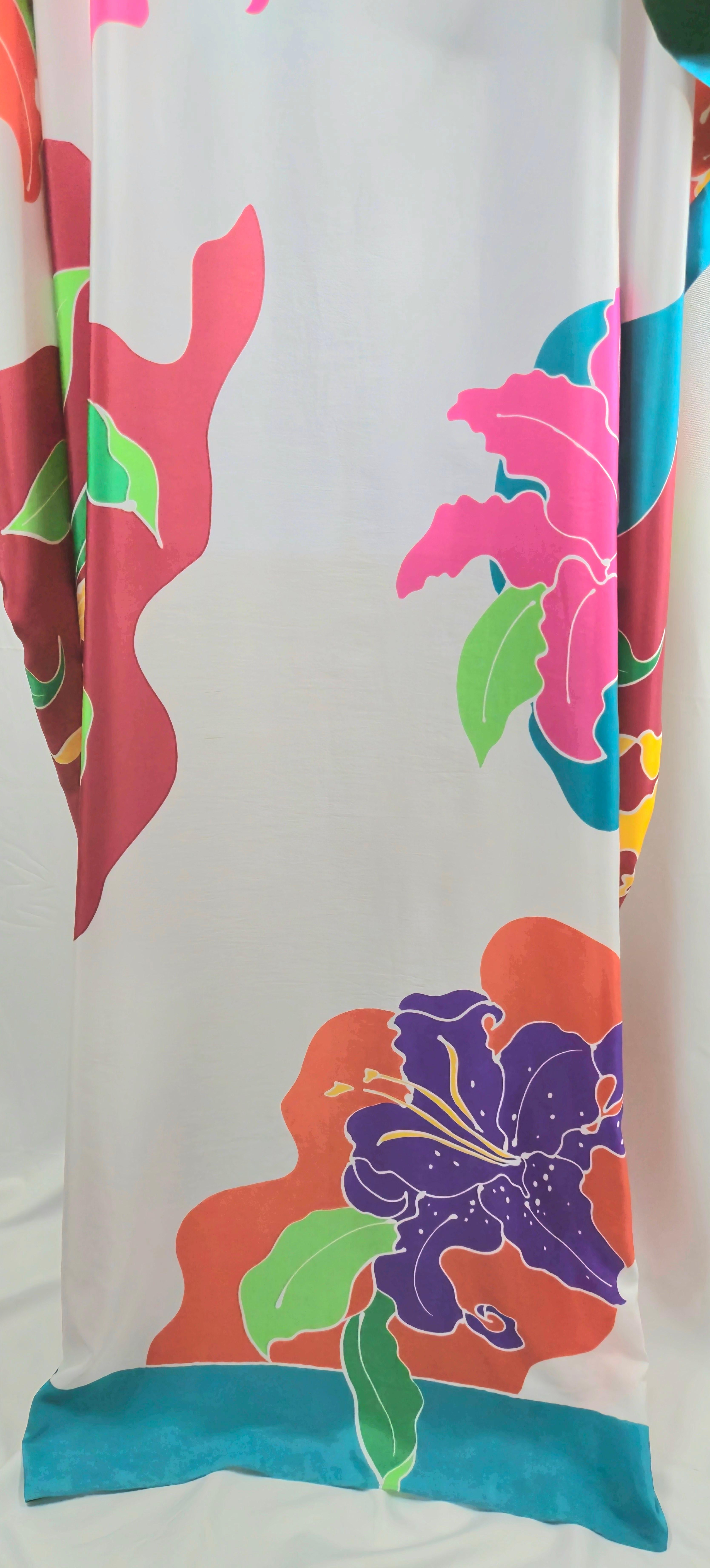 OscarDeLaRenta 1982 MuseumShown Handpainted Floral Abstract CrepeDeChine Caftan For Sale 2