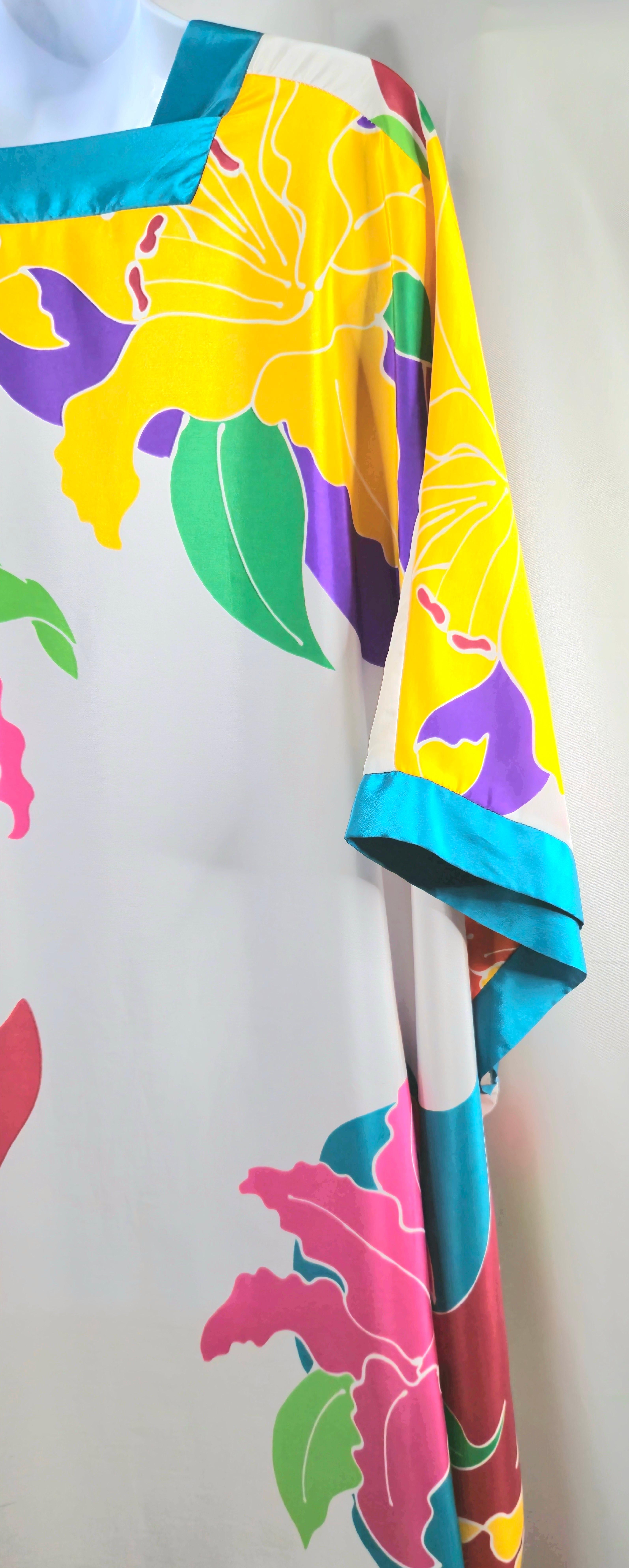 OscarDeLaRenta 1982 MuseumShown Handpainted Floral Abstract CrepeDeChine Caftan For Sale 3