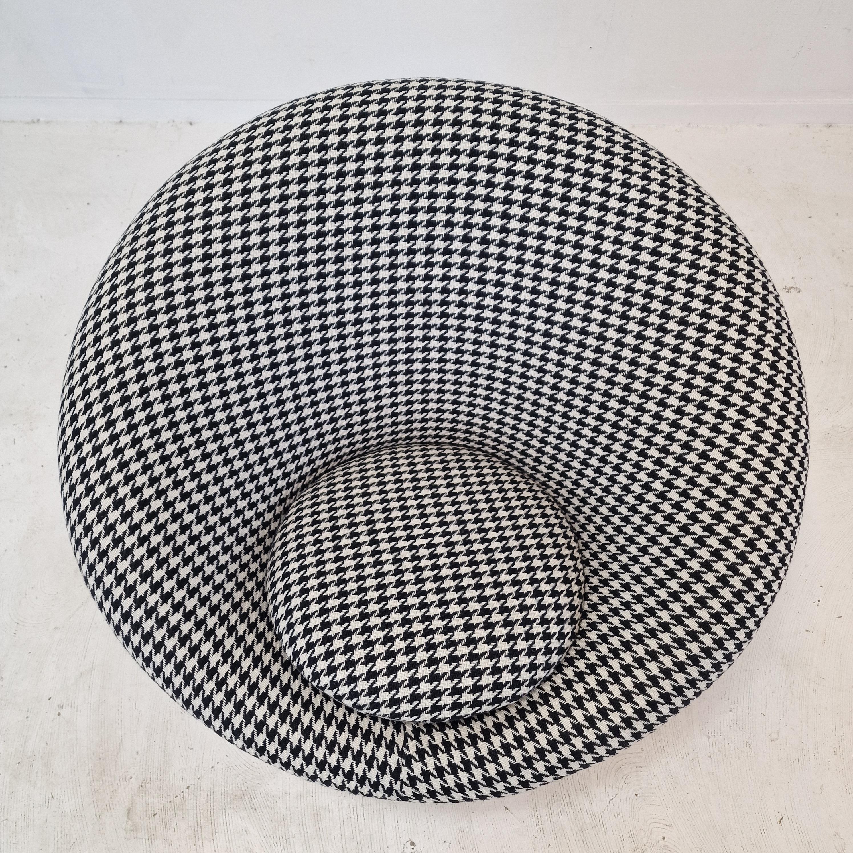 Mushroom Armchair and Ottoman by Pierre Paulin for Artifort, 1960s For Sale 3