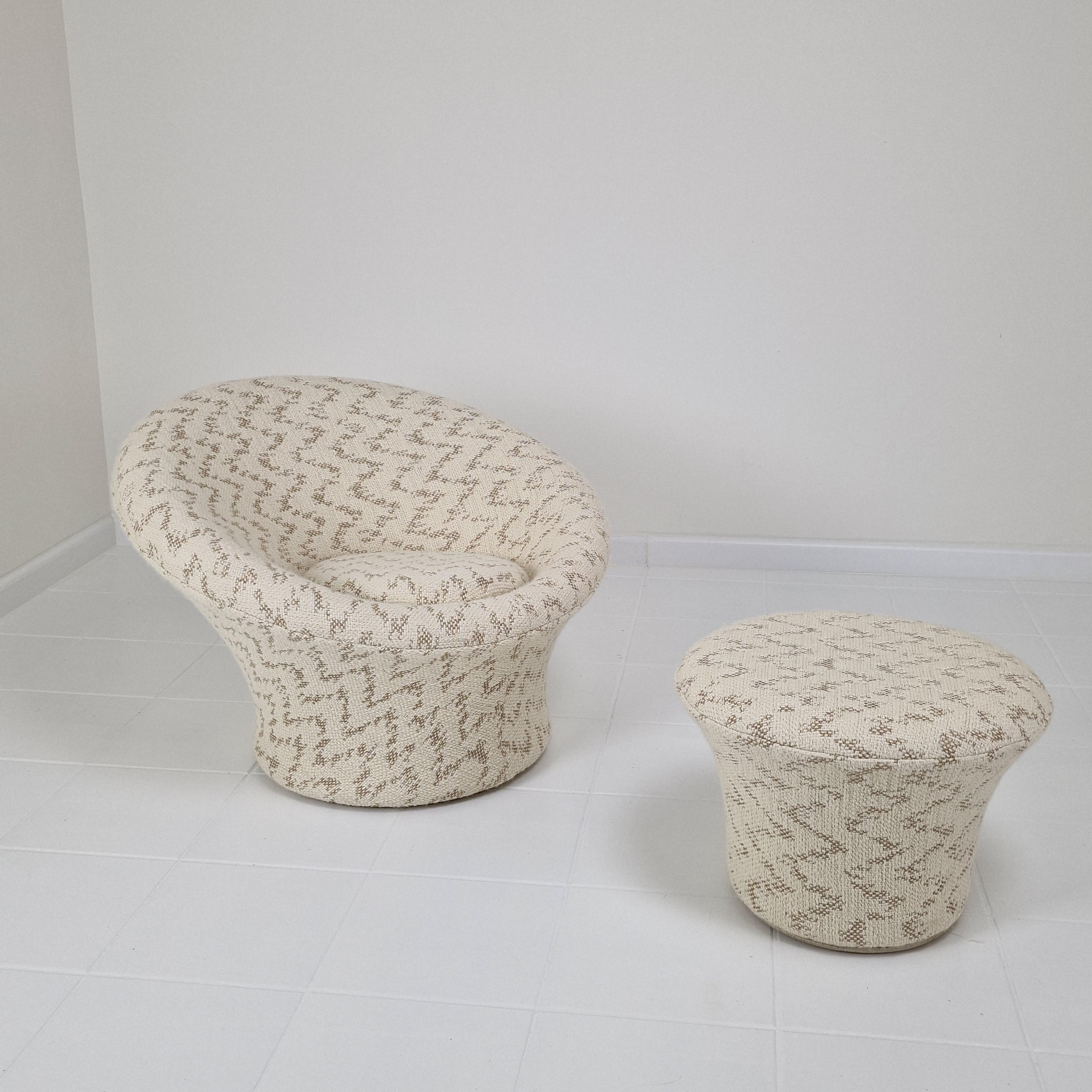 Sillón y otomana seta de Pierre Paulin para Artifort, años 60 Moderno de mediados de siglo en venta