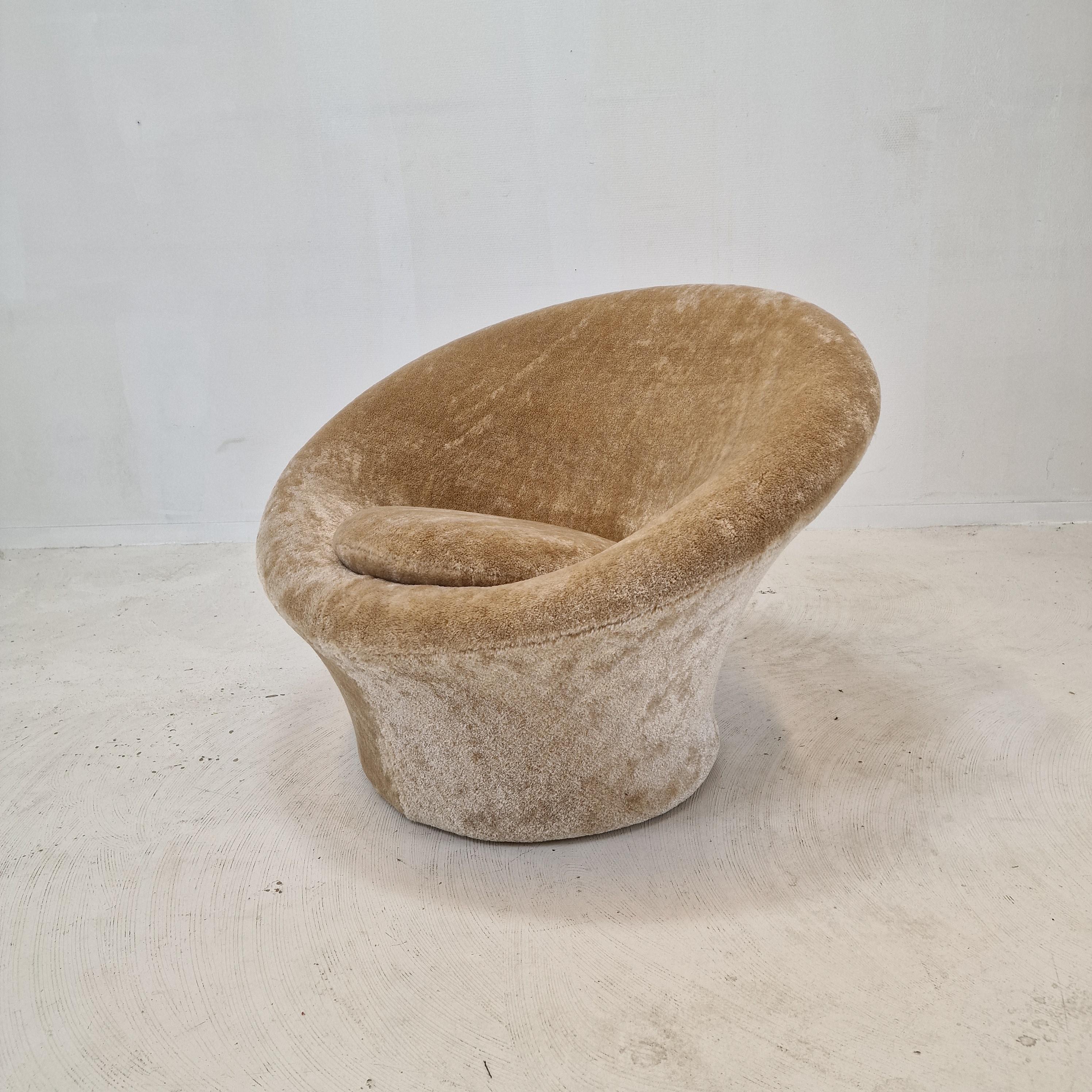Dutch Mushroom Armchair and Ottoman by Pierre Paulin for Artifort, 1960s For Sale