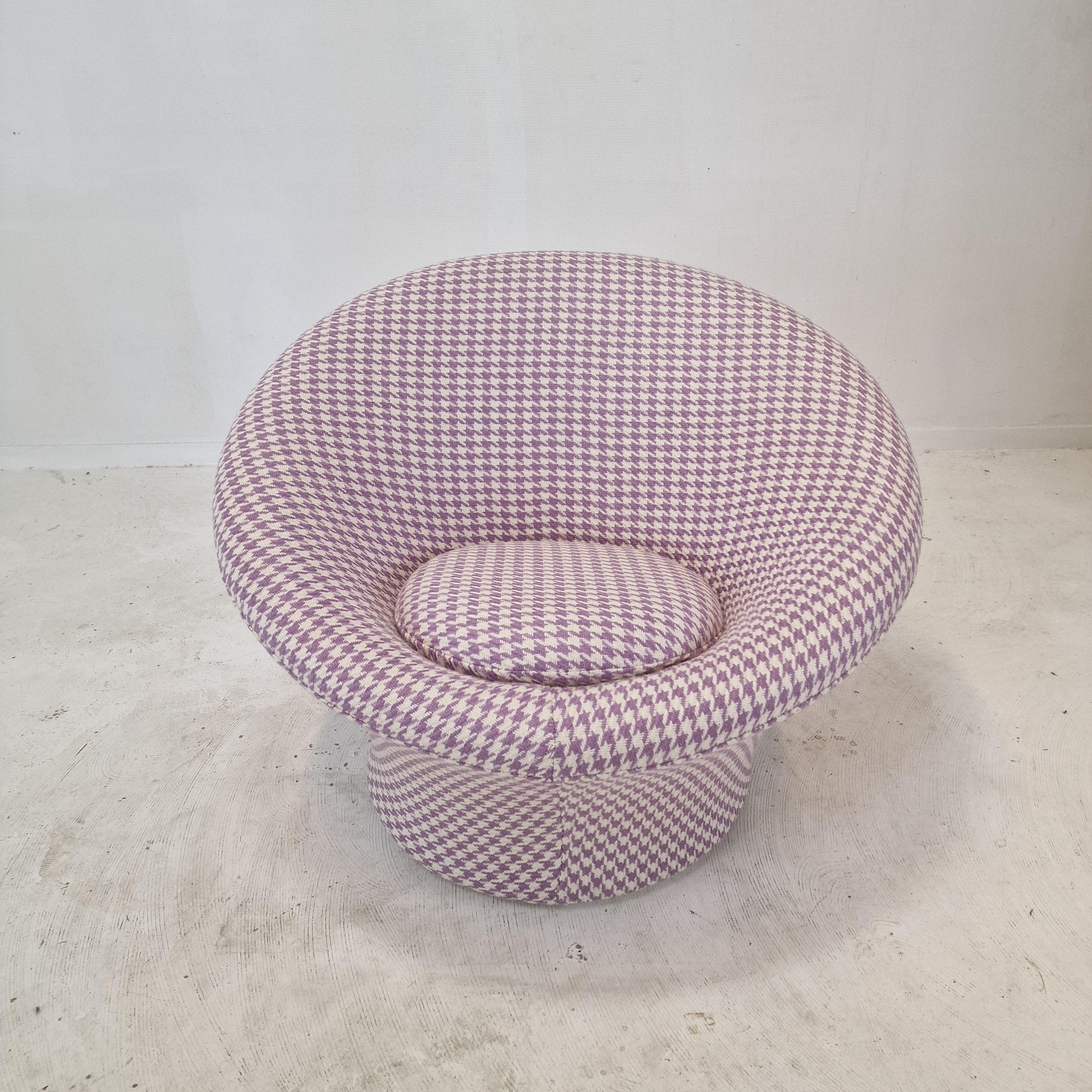 Mushroom Armchair and Ottoman by Pierre Paulin for Artifort, 1960s In Excellent Condition For Sale In Oud Beijerland, NL