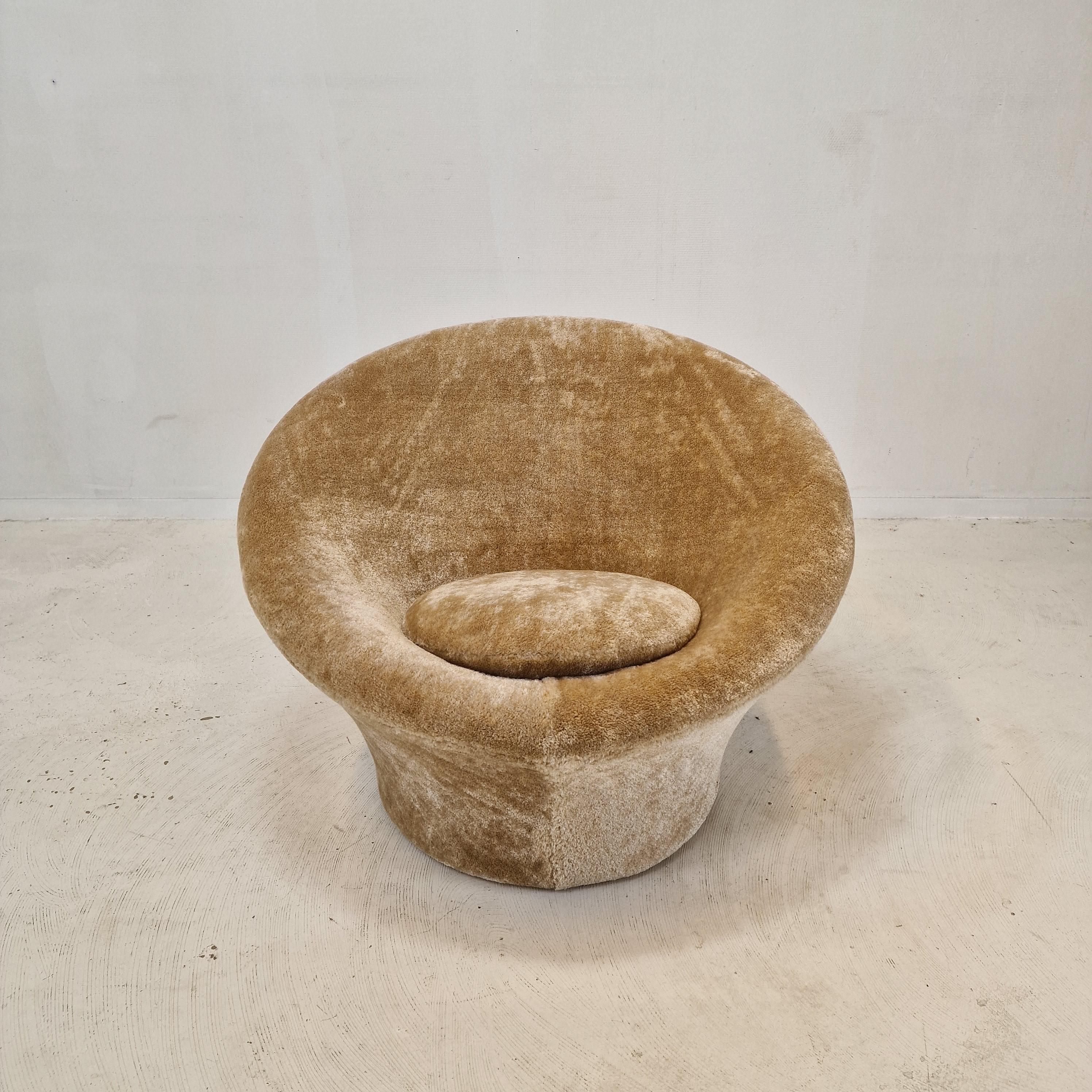 Mid-20th Century Mushroom Armchair and Ottoman by Pierre Paulin for Artifort, 1960s For Sale