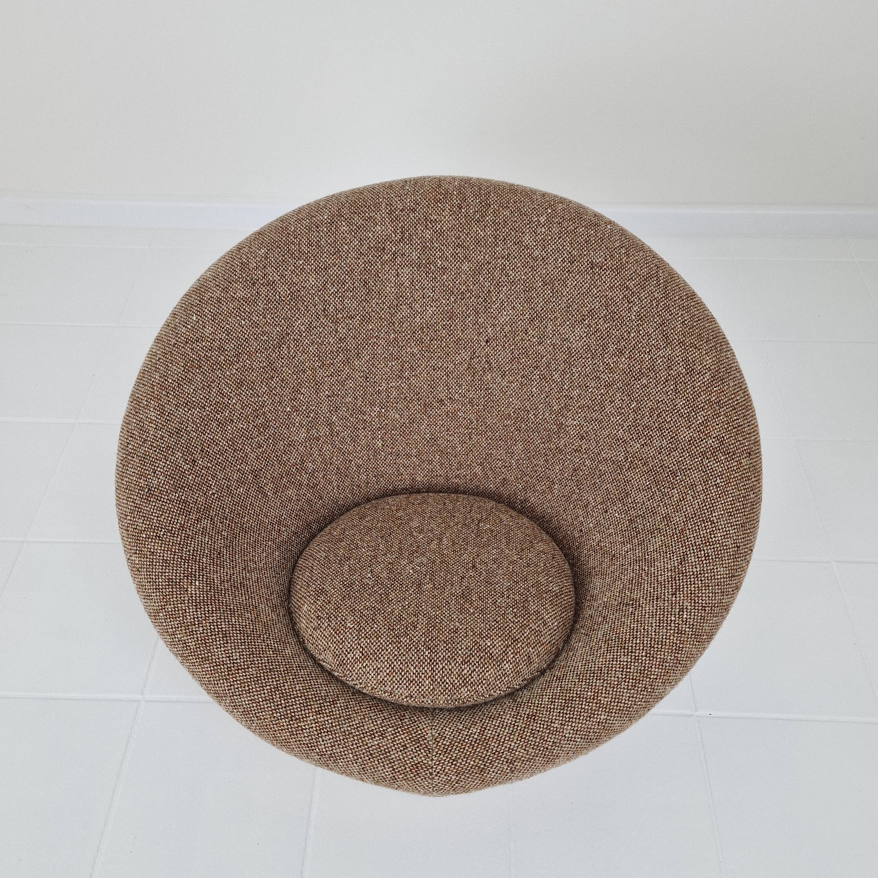 Mushroom Armchair and Ottoman by Pierre Paulin for Artifort, 1960's For Sale 2