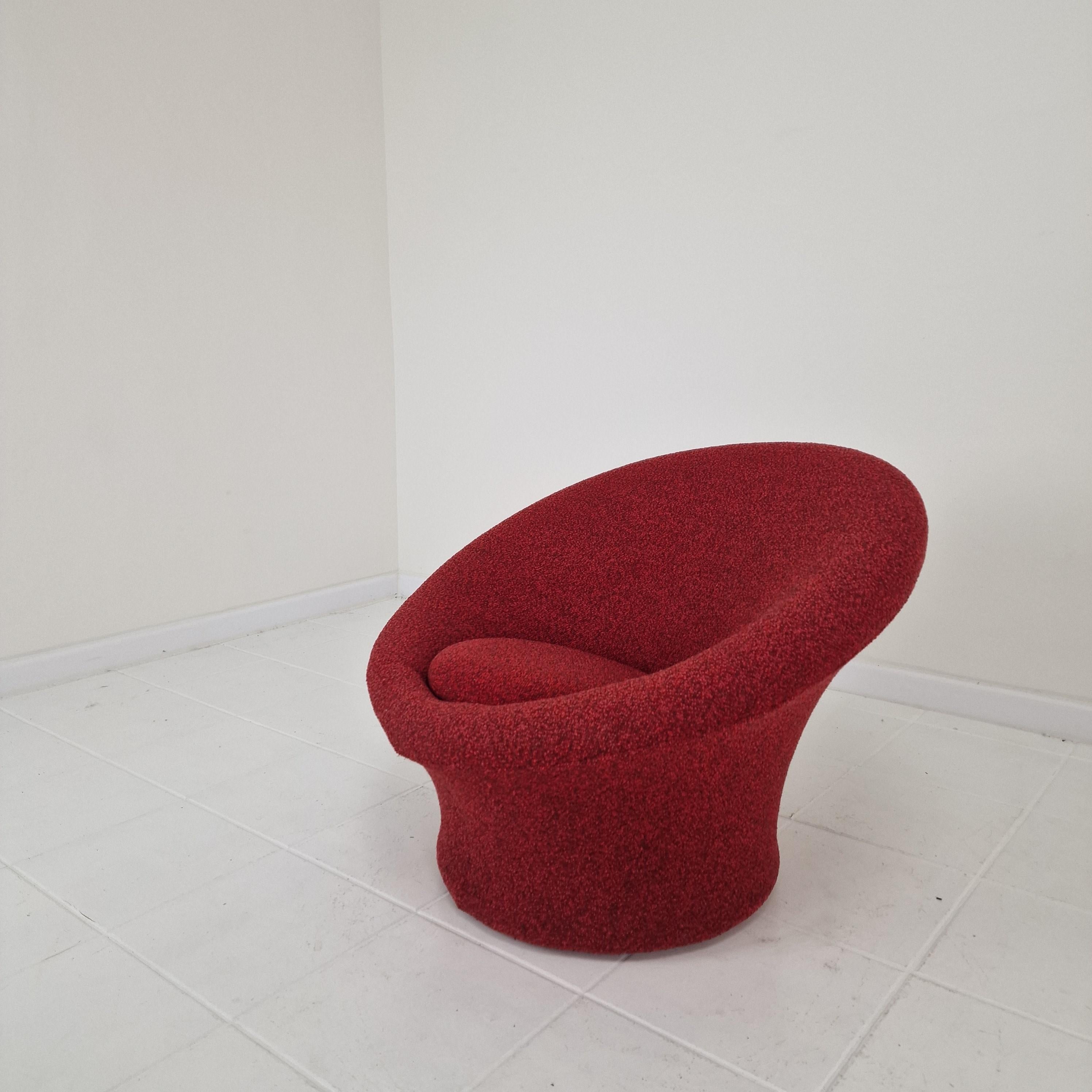 Sehr bequemer und gemütlicher Artifort Mushroom Chair, entworfen von Pierre Paulin in den 60er Jahren. 
Dieser besondere Stuhl wurde in den späten 60er Jahren hergestellt.

Wiederhergestellt vor einigen Jahren mit atemberaubenden und hochwertige