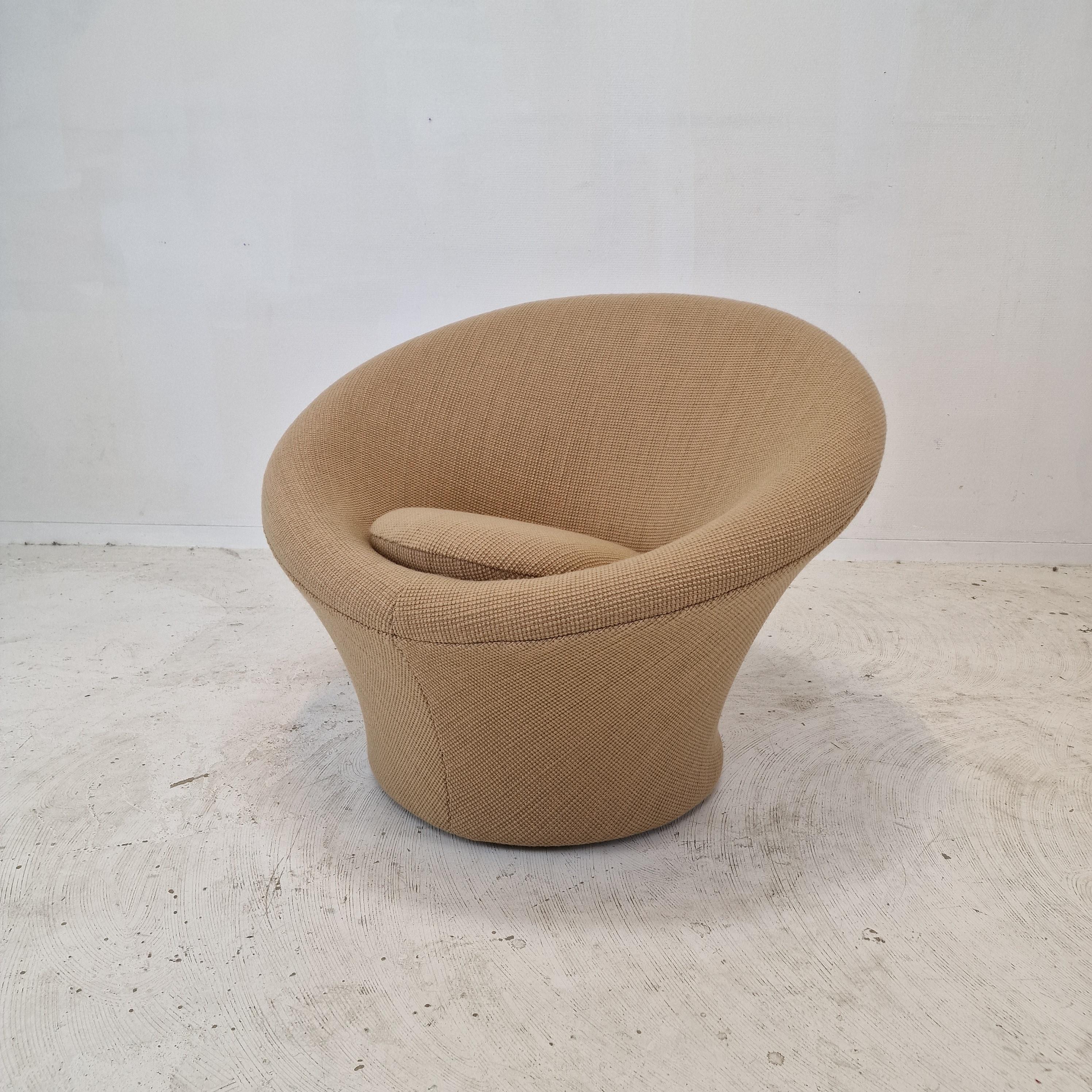 Very comfortable and cosy Artifort Mushroom chair, designed by Pierre Paulin in the 60s. 
These particular chair is fabricated in the 80s

Covered with very nice wool fabric.

The chair is completely restored with new fabric and new foam by a French