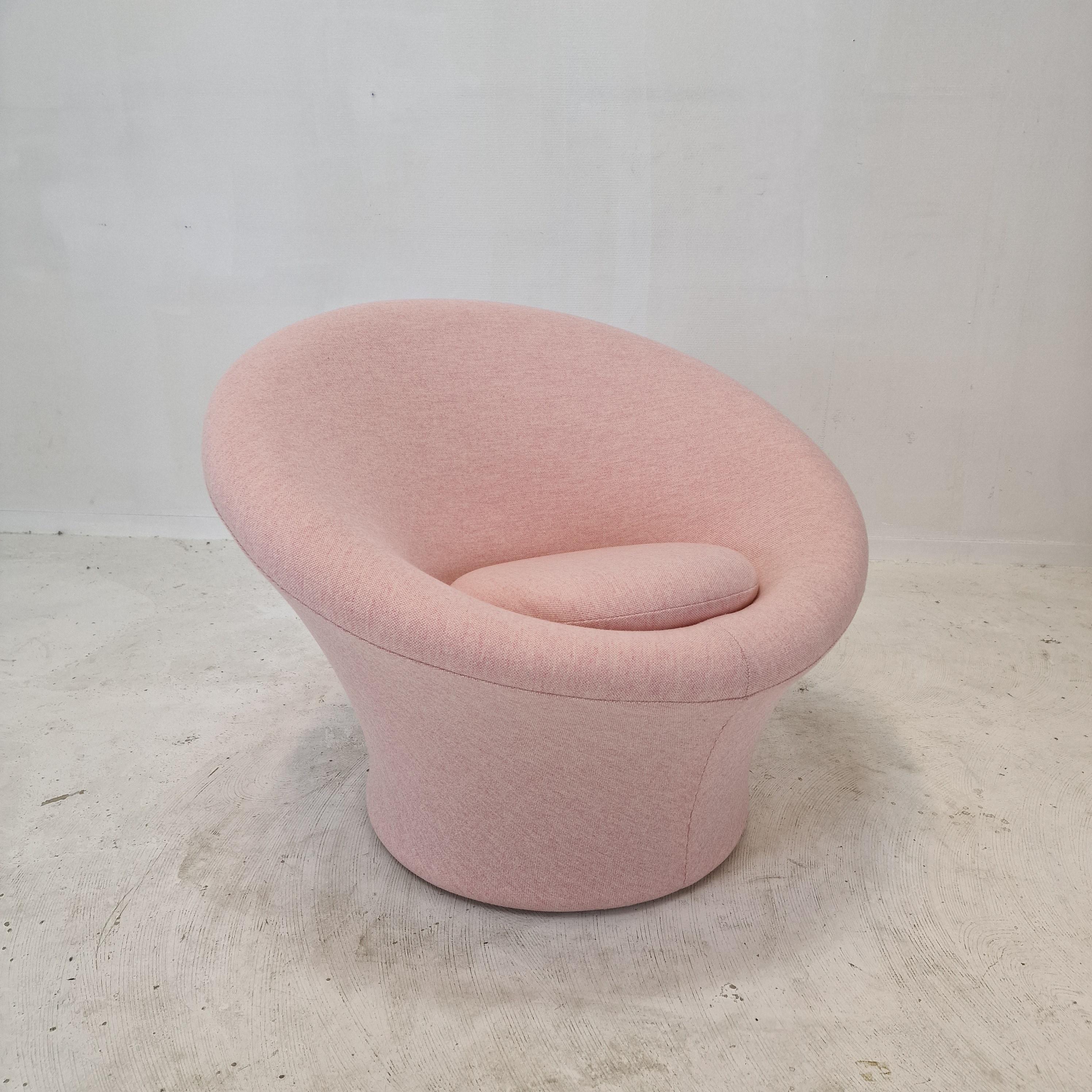 Mid-Century Modern Mushroom Armchair by Pierre Paulin for Artifort, 1980's For Sale