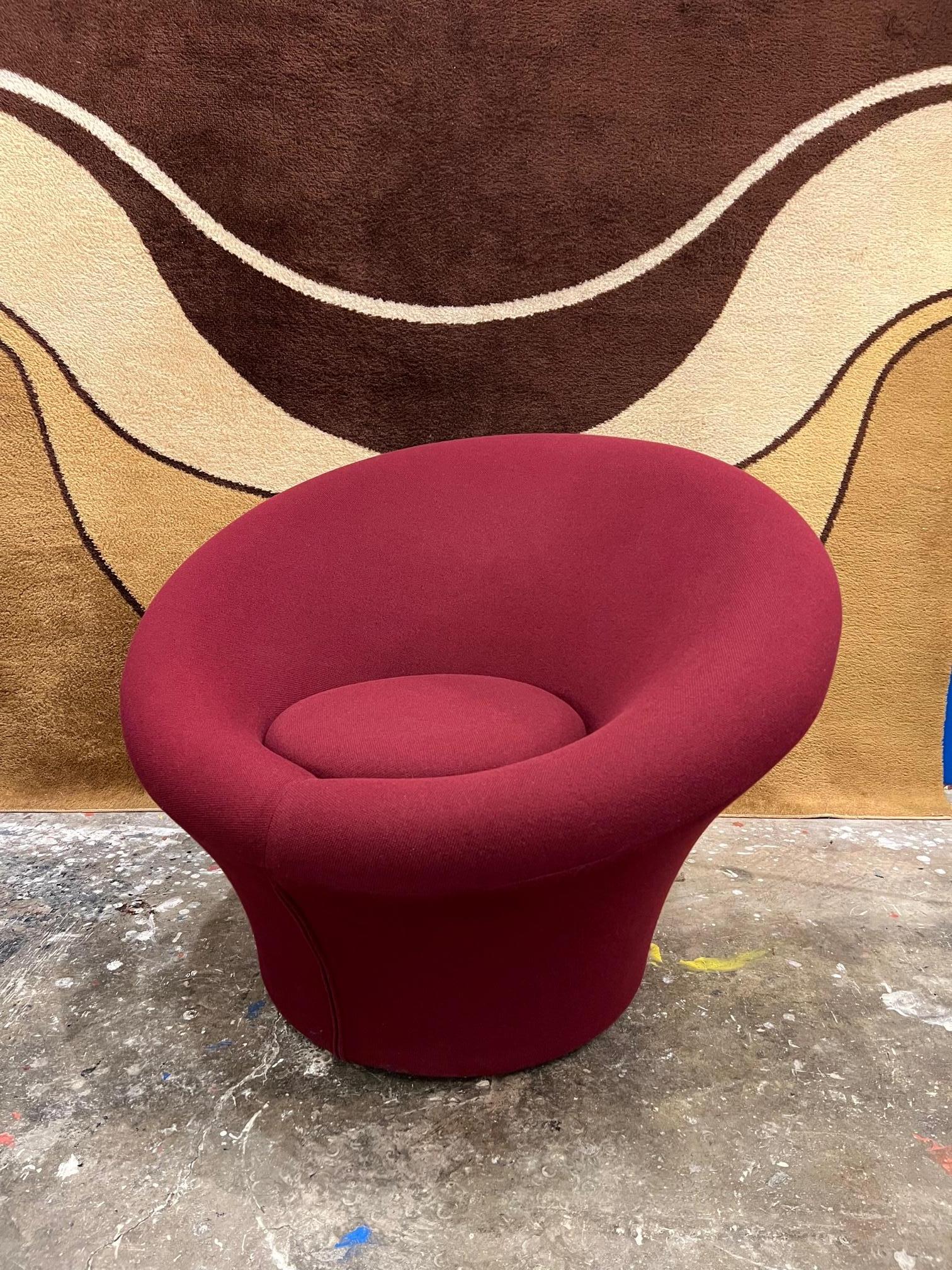 Dutch Mushroom armchair by Pierre Paulin For Sale