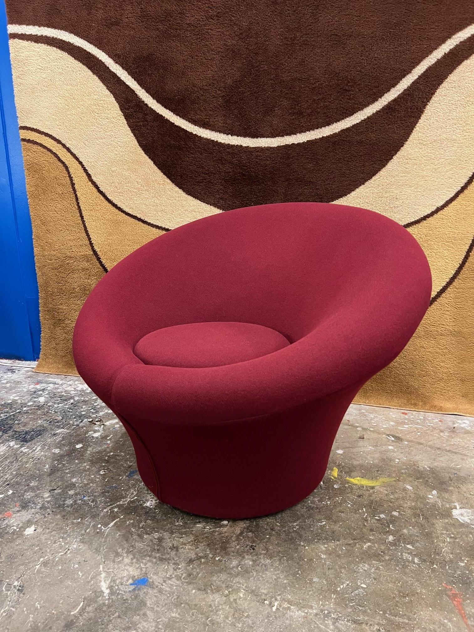 Mushroom armchair by Pierre Paulin In Good Condition For Sale In Brooklyn, NY