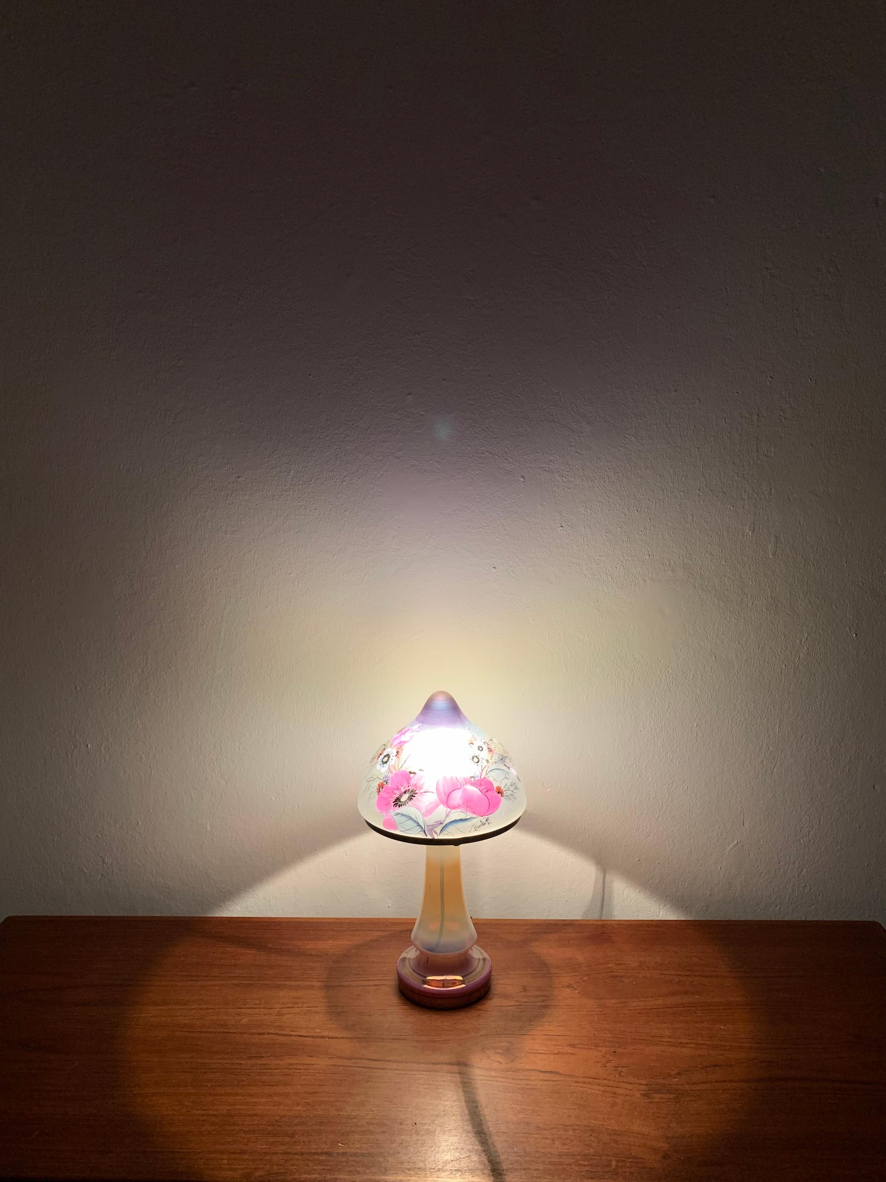 Lampe de table en verre d'art champignon en vente 1