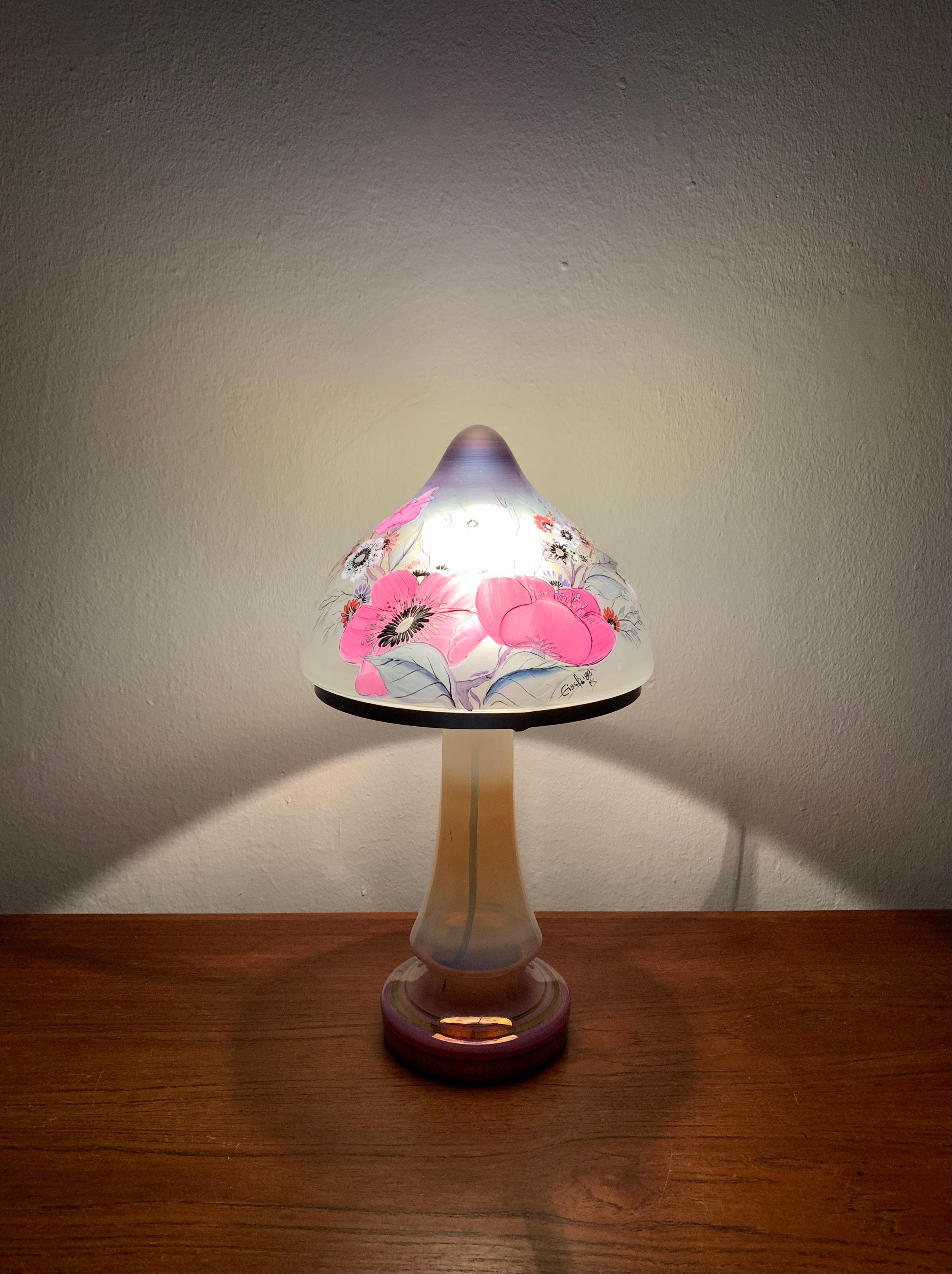 Métal Lampe de table en verre d'art champignon en vente