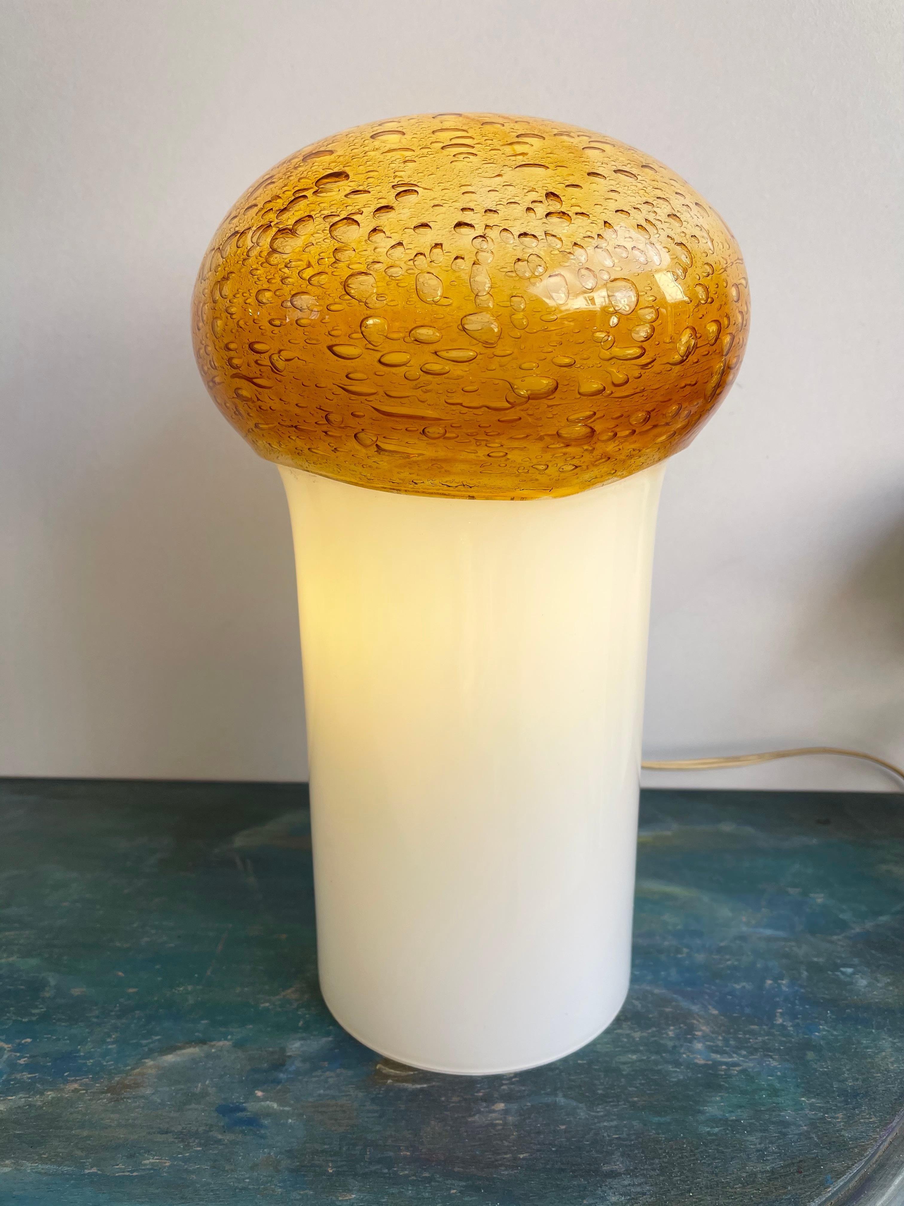 Table bedside or desk mushroom lamp in blown orange bubble Murano glass. Artisanal work Italian design attributed to Vistosi. In the mood of Carlo Aldo Nason for Mazzega, Venini, Toni Zuccheri, Poliarte.