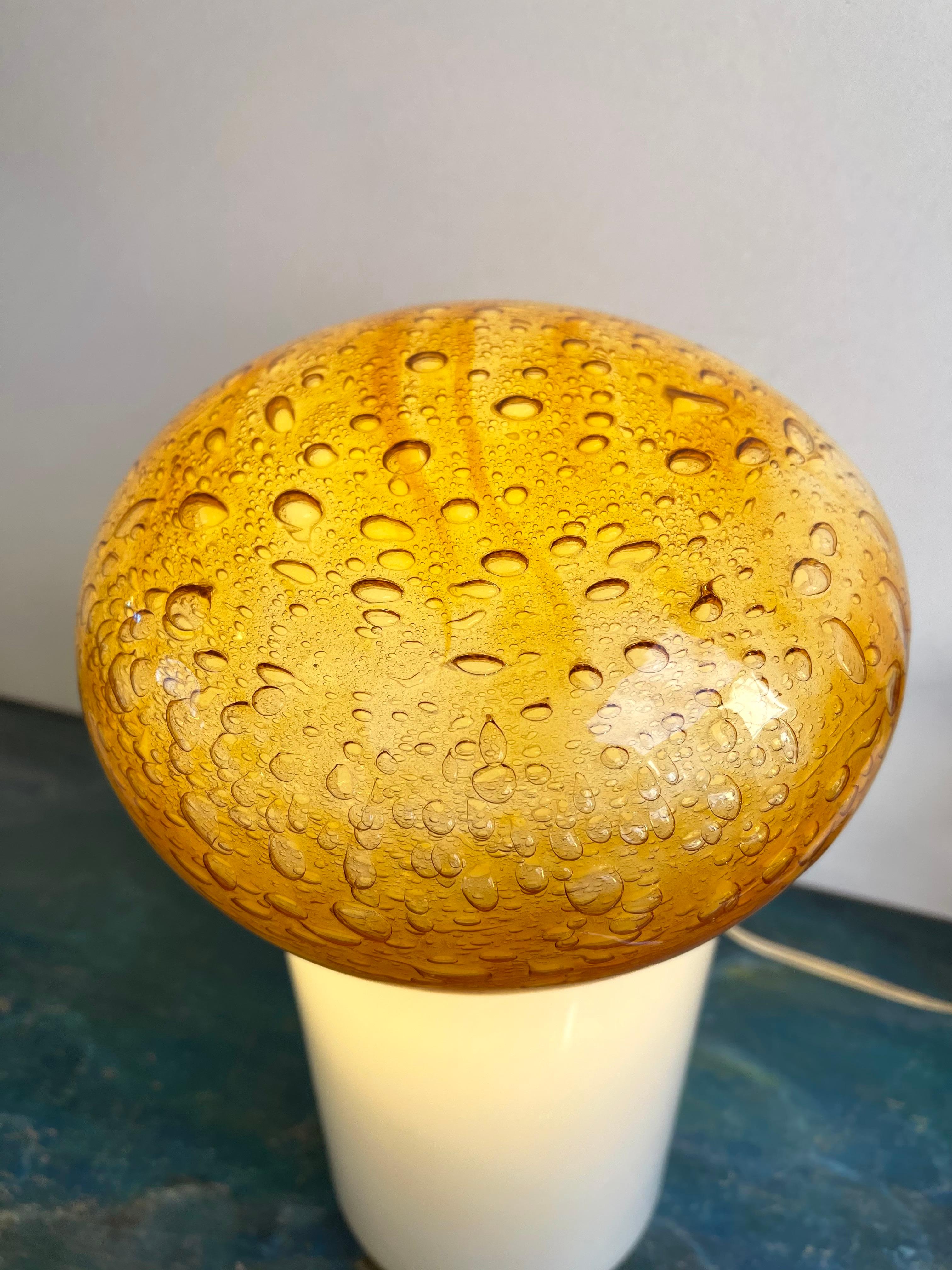 Lampe aus Muranoglas mit Pilzblasen, Italien, 1970er Jahre (Moderne der Mitte des Jahrhunderts) im Angebot