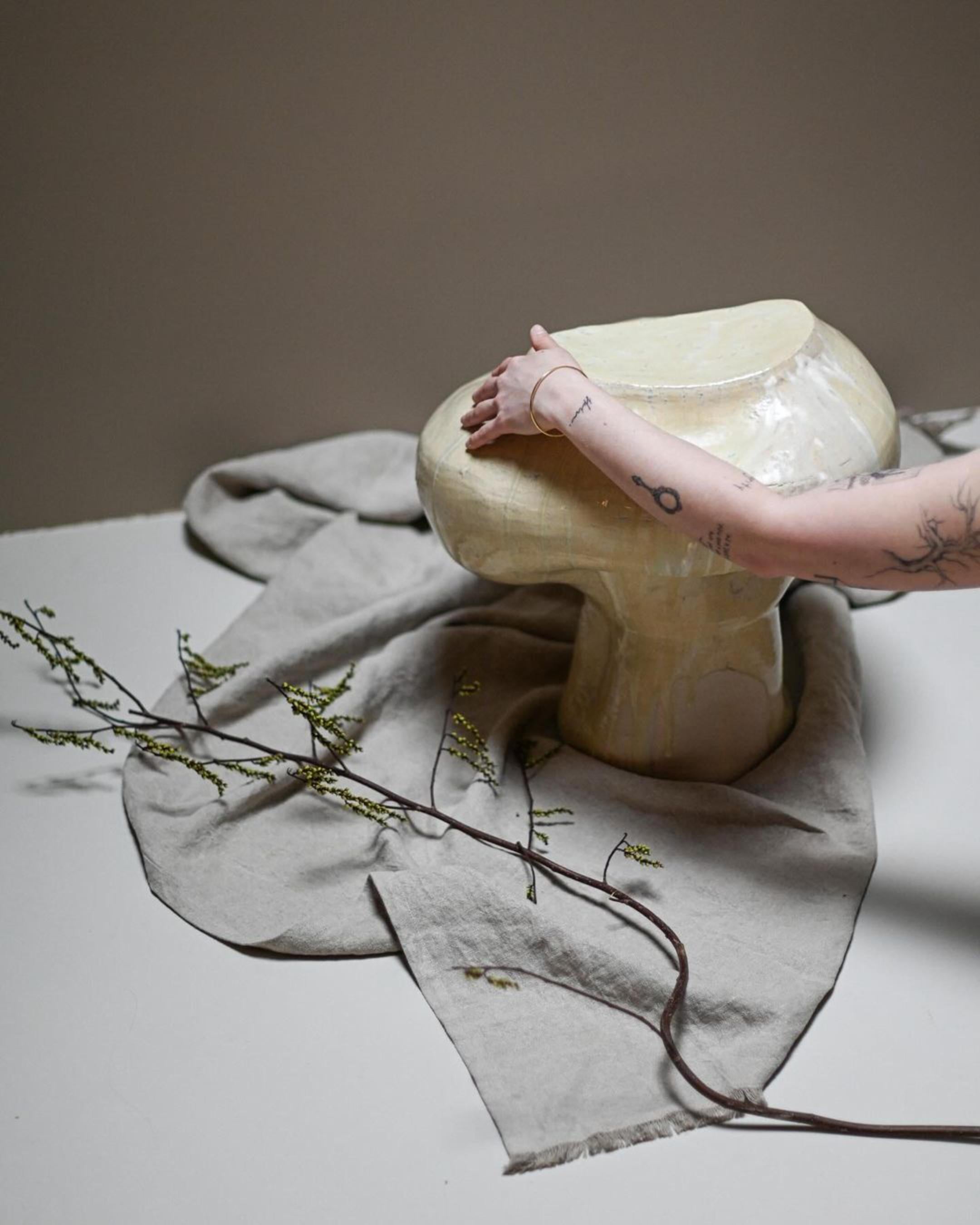 Postmoderne Sculpture de siège en céramique champignon de Vlada Kavalchuk en vente