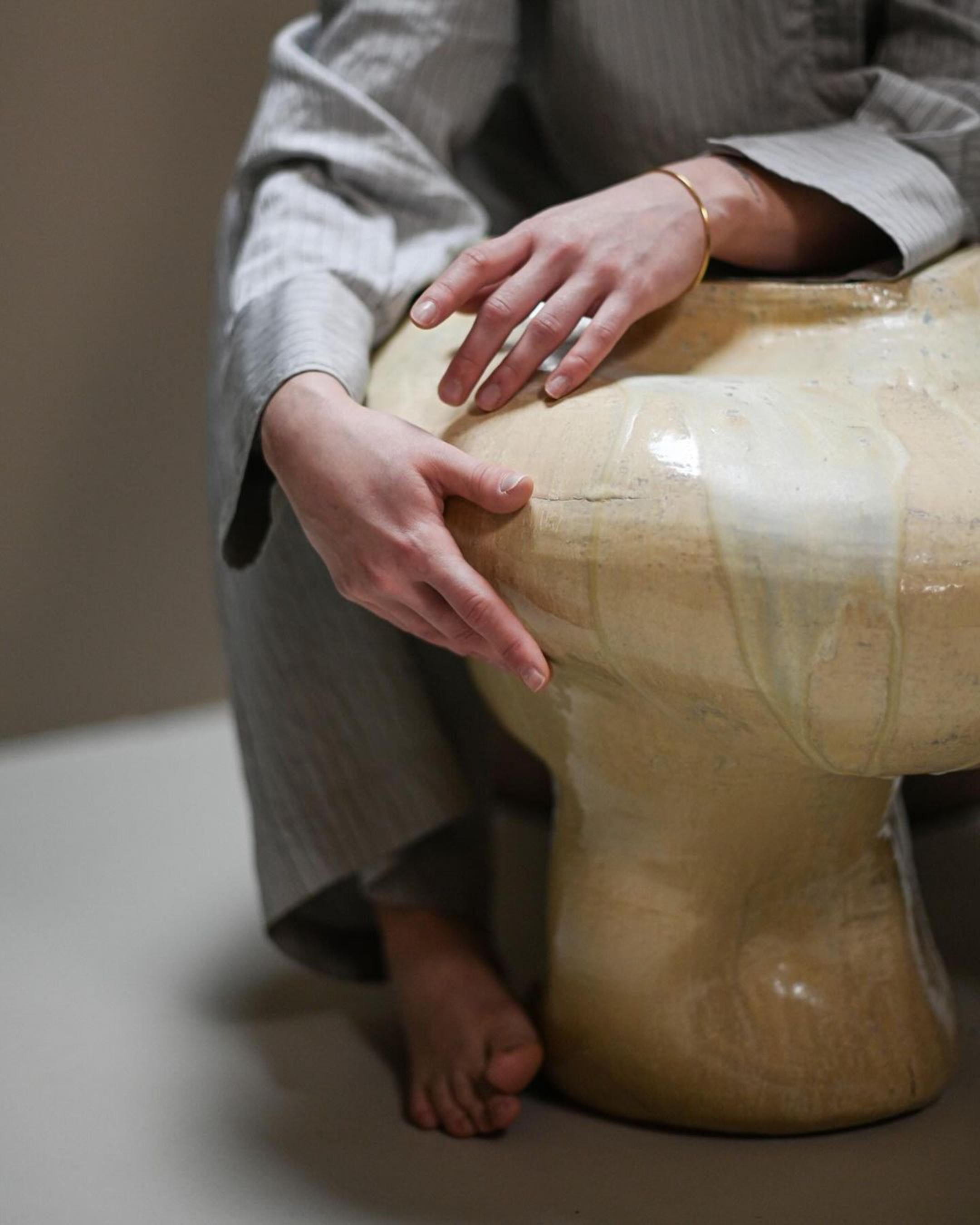 Néerlandais Sculpture de siège en céramique champignon de Vlada Kavalchuk en vente