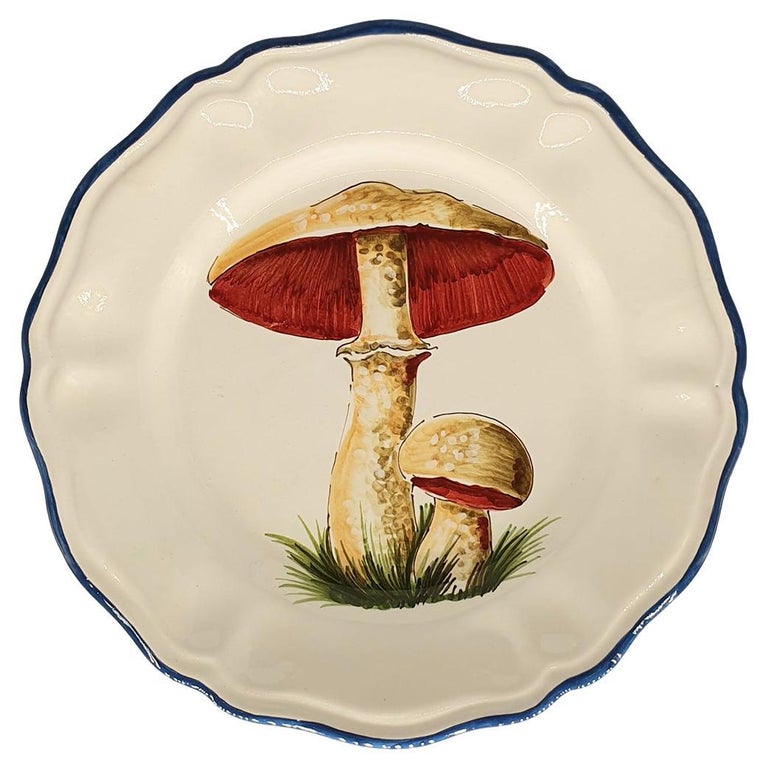 Mushroom Handpainted in Italy Dinner Plate For Sale at 1stDibs
