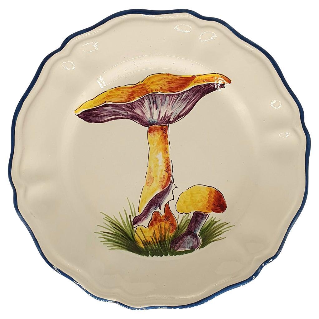 Assiette à dîner champignon peinte à la main en Italie en vente