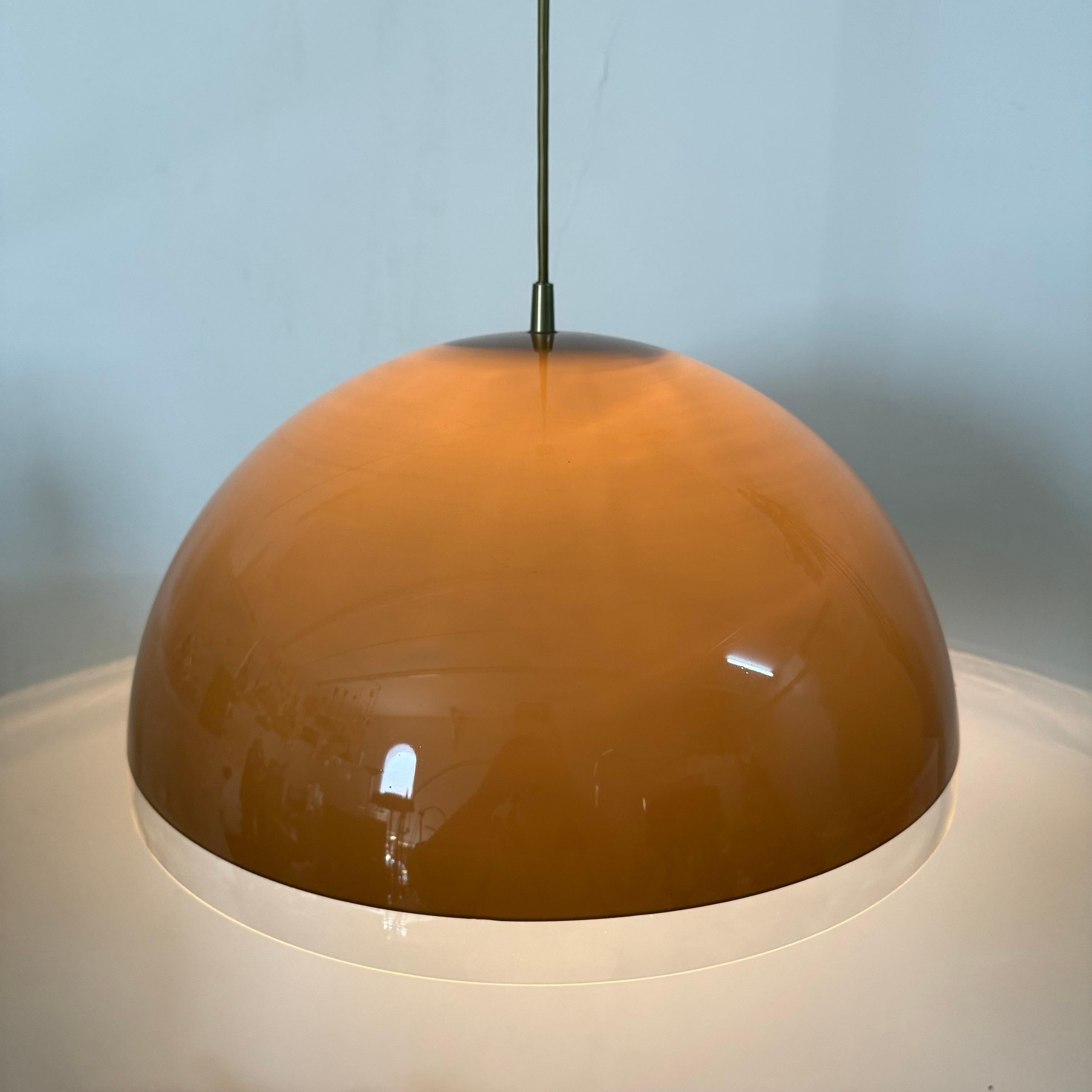 Mushroom hanging lamp brown , 1970s Plástico en venta
