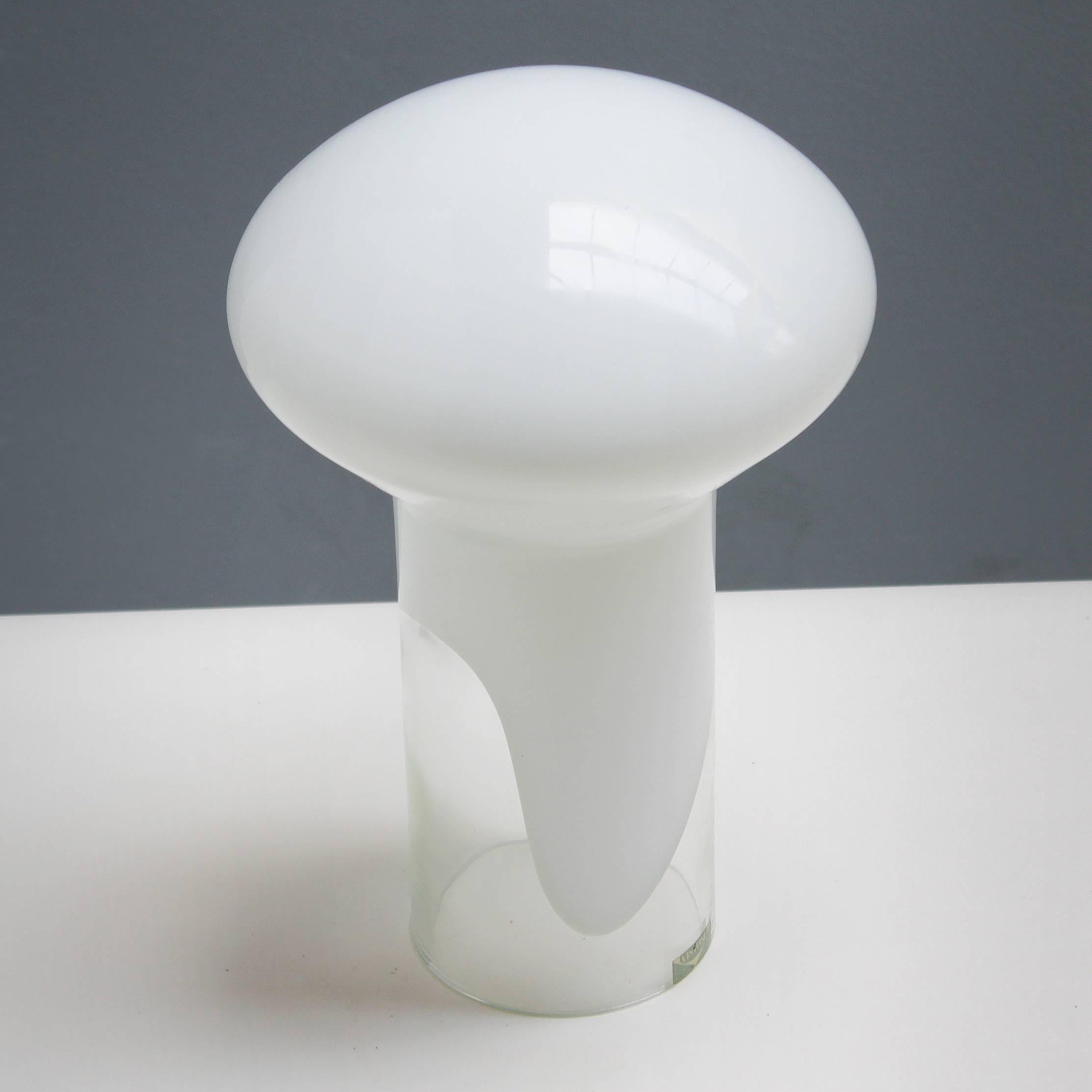 Rare mushroom table lamp 'L250' by Gino Vistosi for Vetreria Vistosi Murano, Italy.
handblown Murano glass. Dimensions: height 11.8 in. (30 cm), diameter 7.9 inches (20 cm).
One bulb E17 (110 V) 14-17 mm, small Edison screw (SES), the wire is good