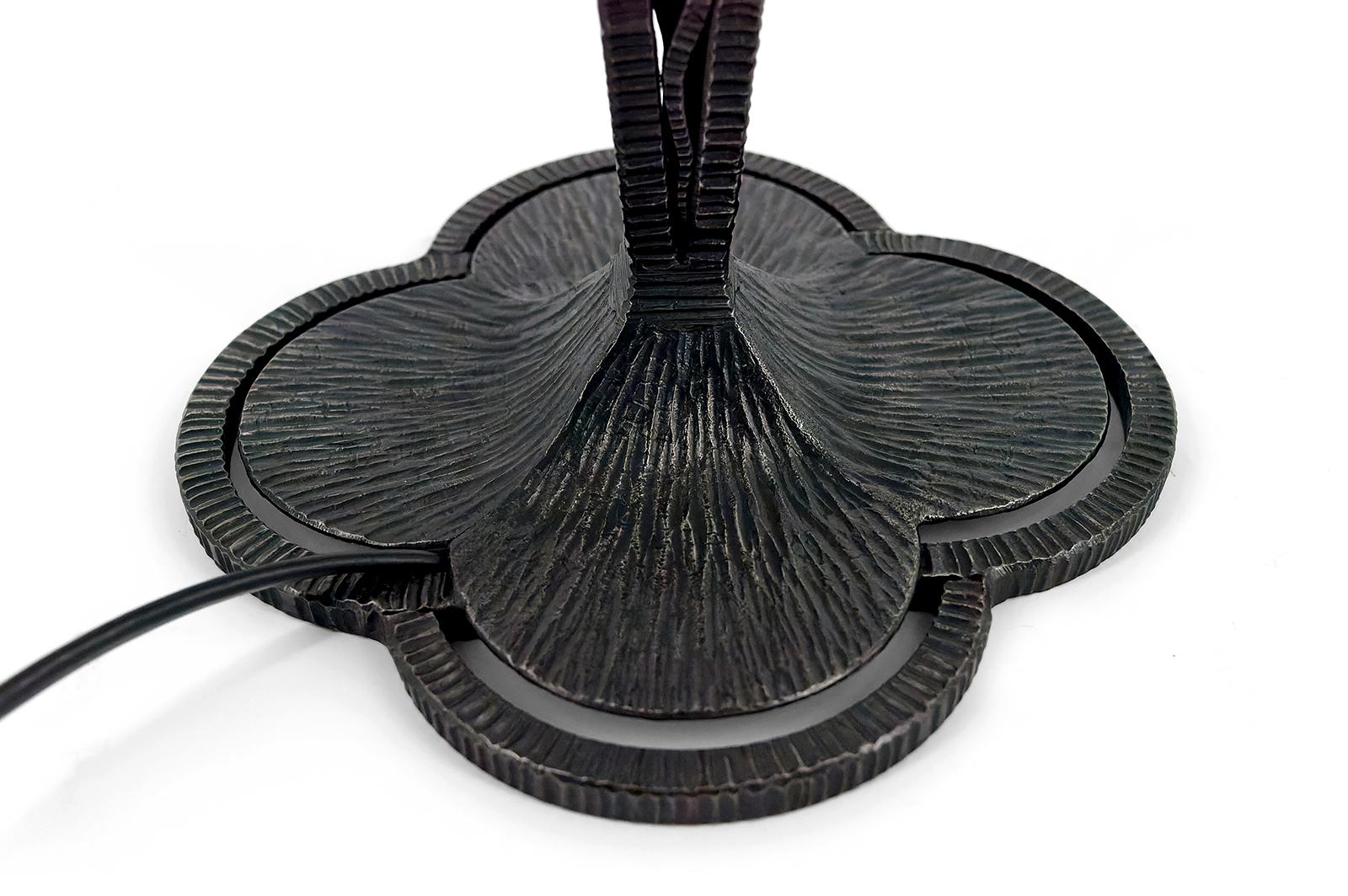 Lampe champignon en fer forgé et abat-jour en verre soufflé, France, vers 1920 en vente 6