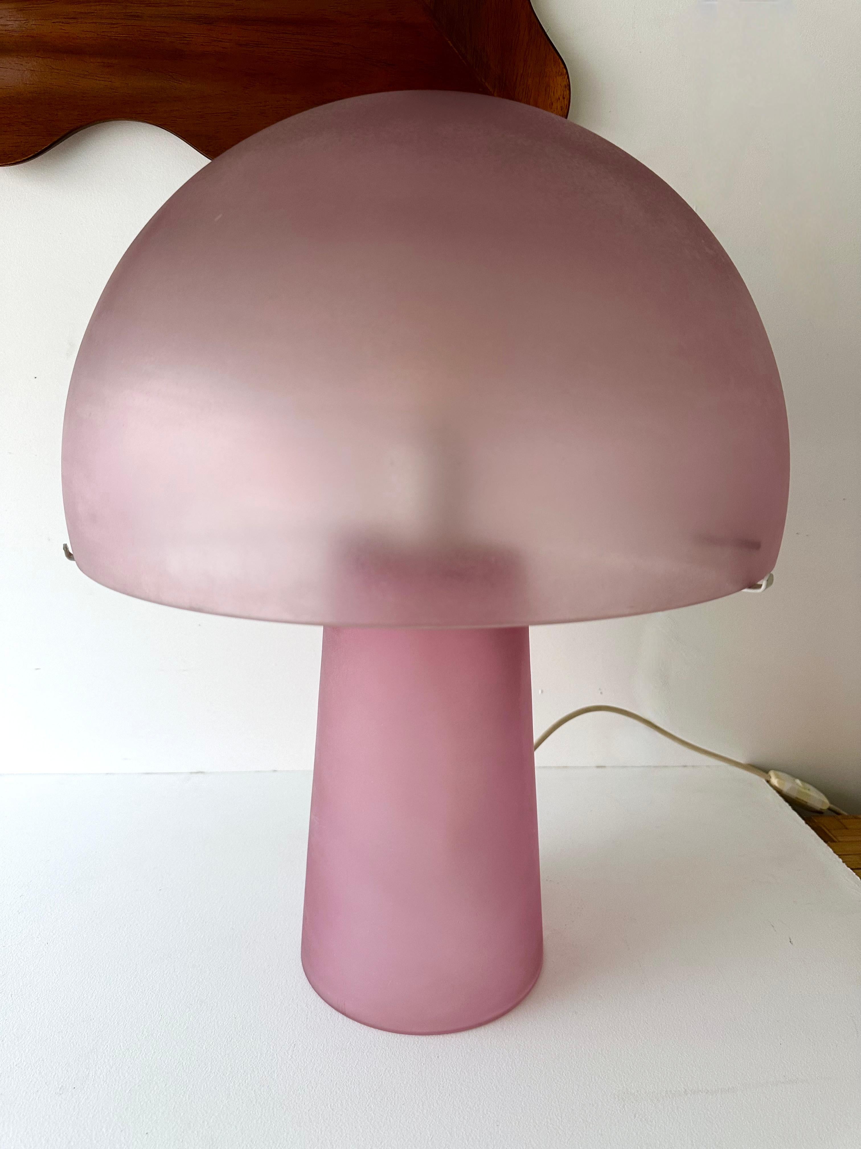 Mid-Century Modern Space Age mushroom table or bedside lamp Pink Murano glass by Cenedese, the lamp are signed engraved from the italian design manufacture. Famous design like Carlo Aldo Nason for Mazzega, Venini, Vistosi, La Murrina, Poliarte,