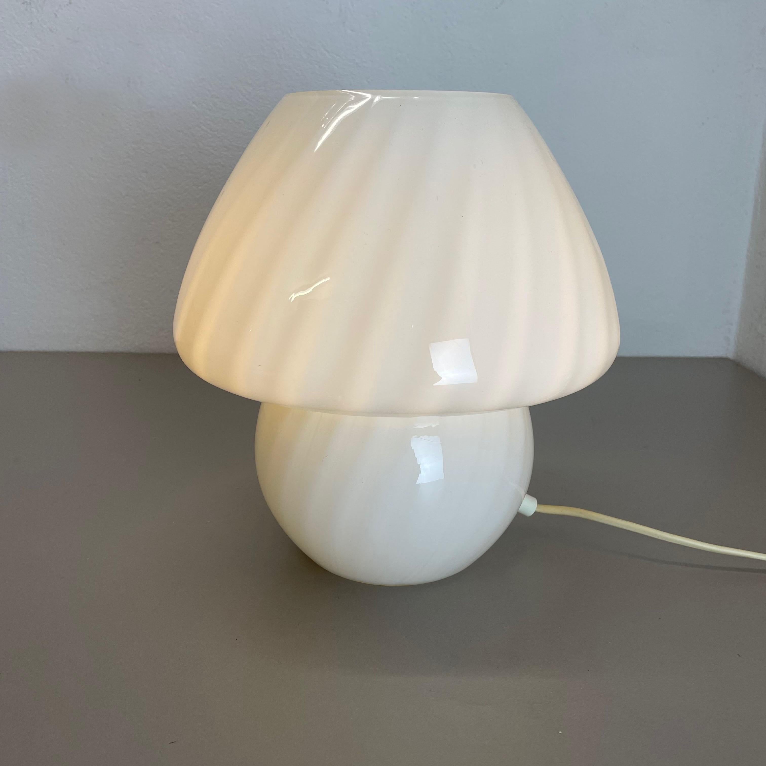 Lampe de bureau en verre de Murano « Mushroom » fabriquée par Vetri Murano, Italie, 1970 en vente 7