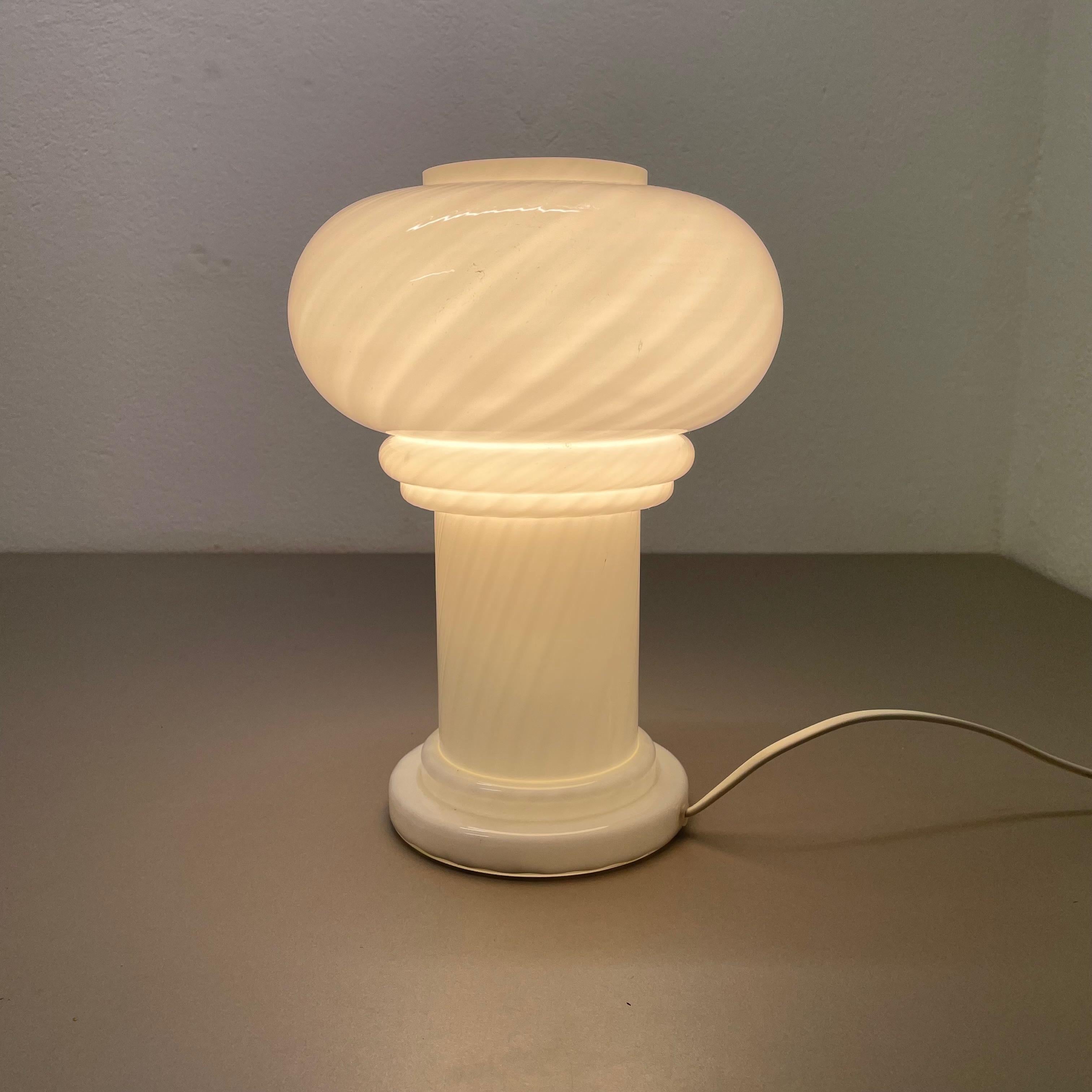 Lampada da tavolo in vetro di Murano 