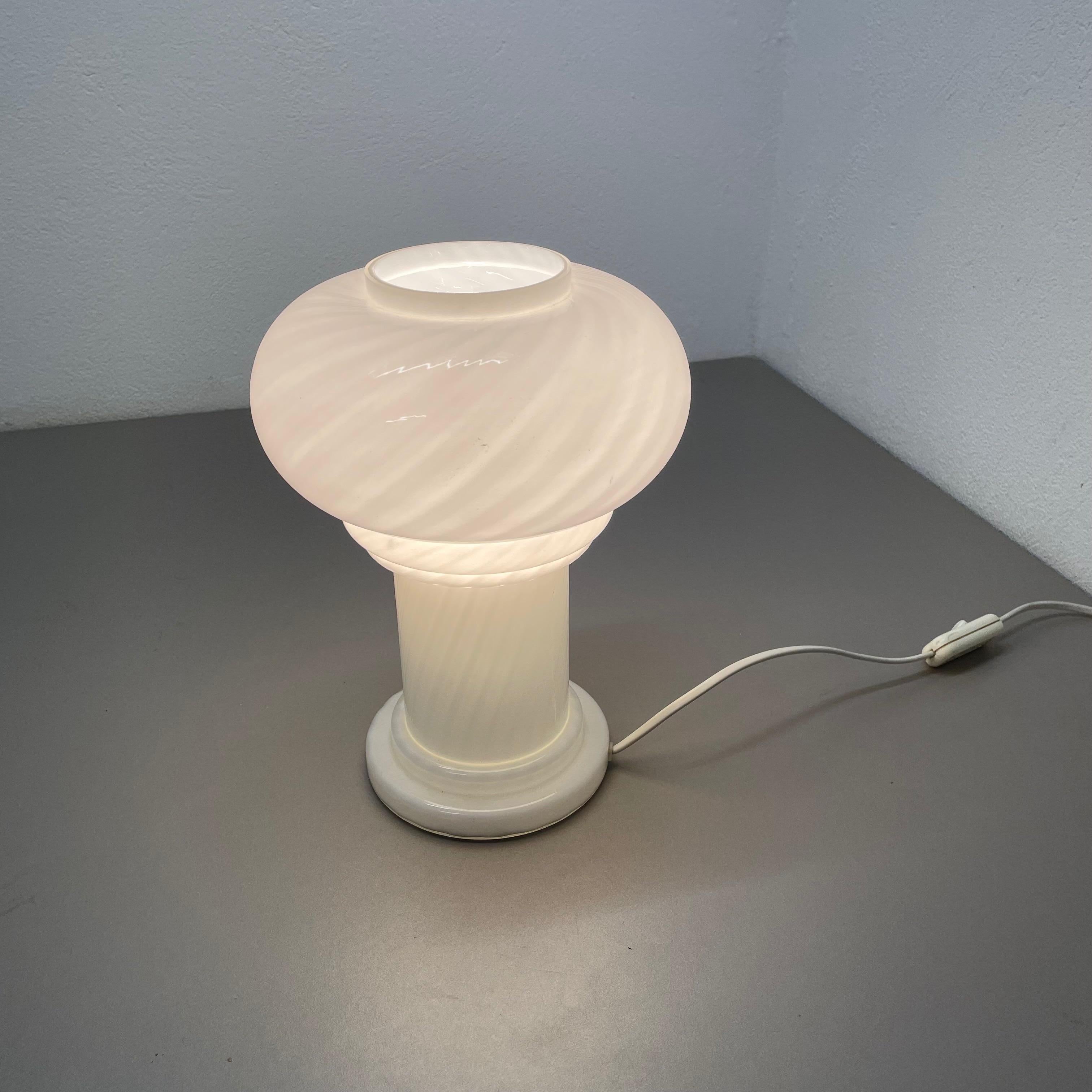 Lampada da tavolo in vetro di Murano 