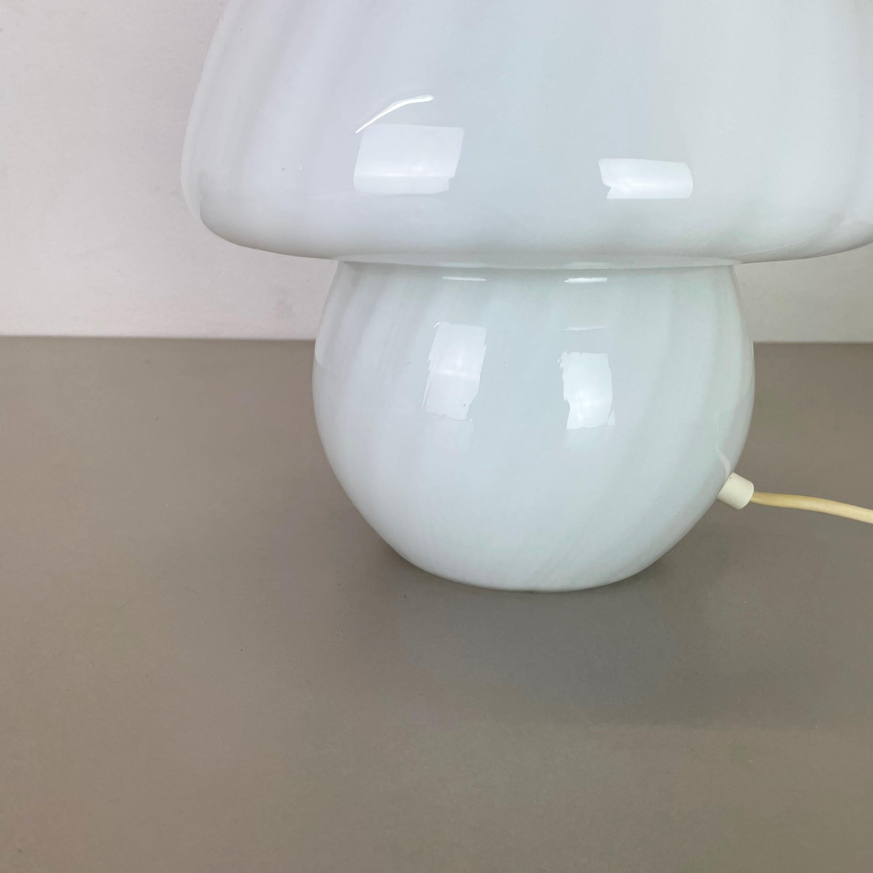 20ième siècle Lampe de bureau en verre de Murano « Mushroom » fabriquée par Vetri Murano, Italie, 1970 en vente