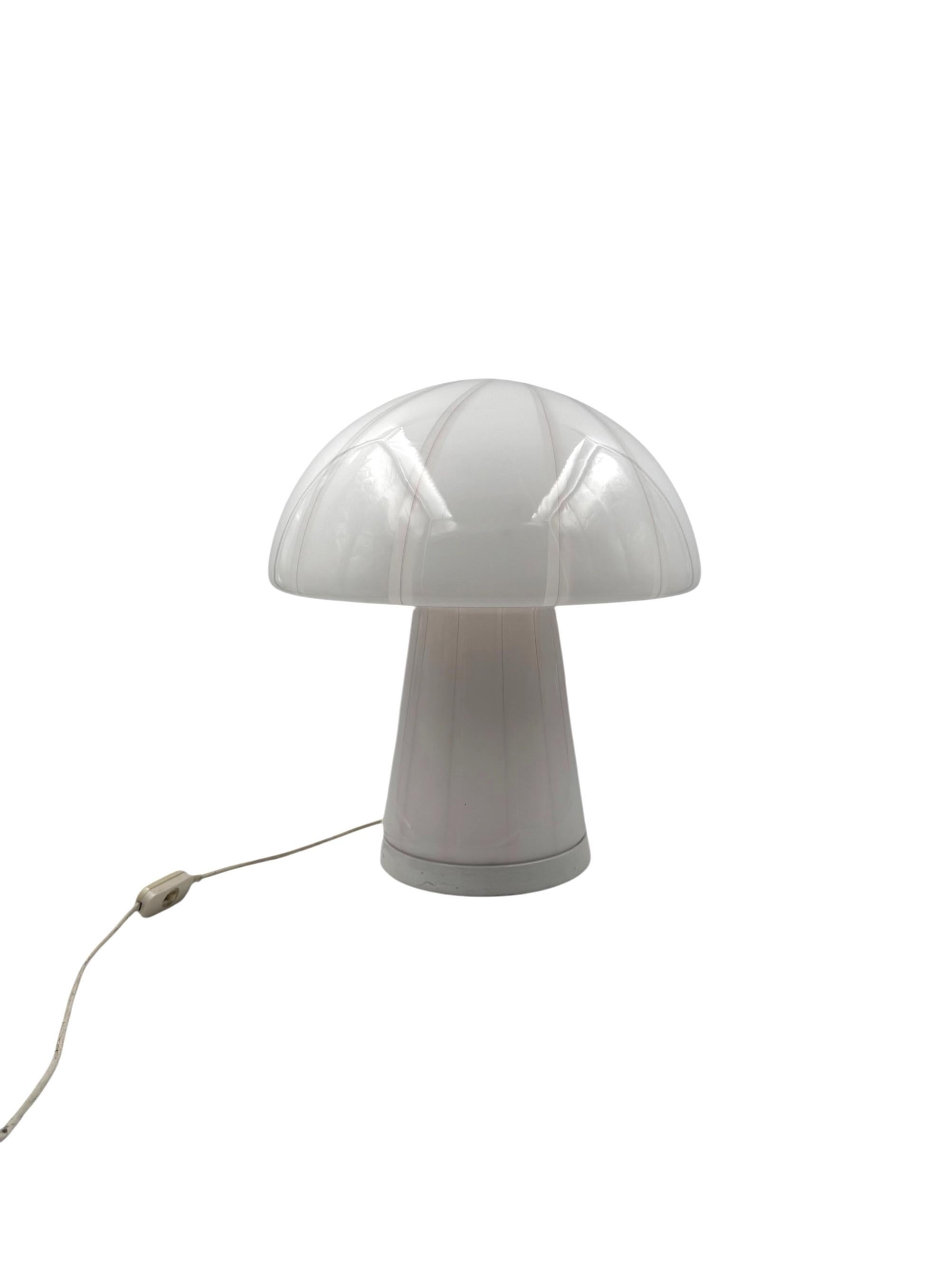 Lampe de table en verre de Murano avec champignon, Italie, années 1970 en vente 8