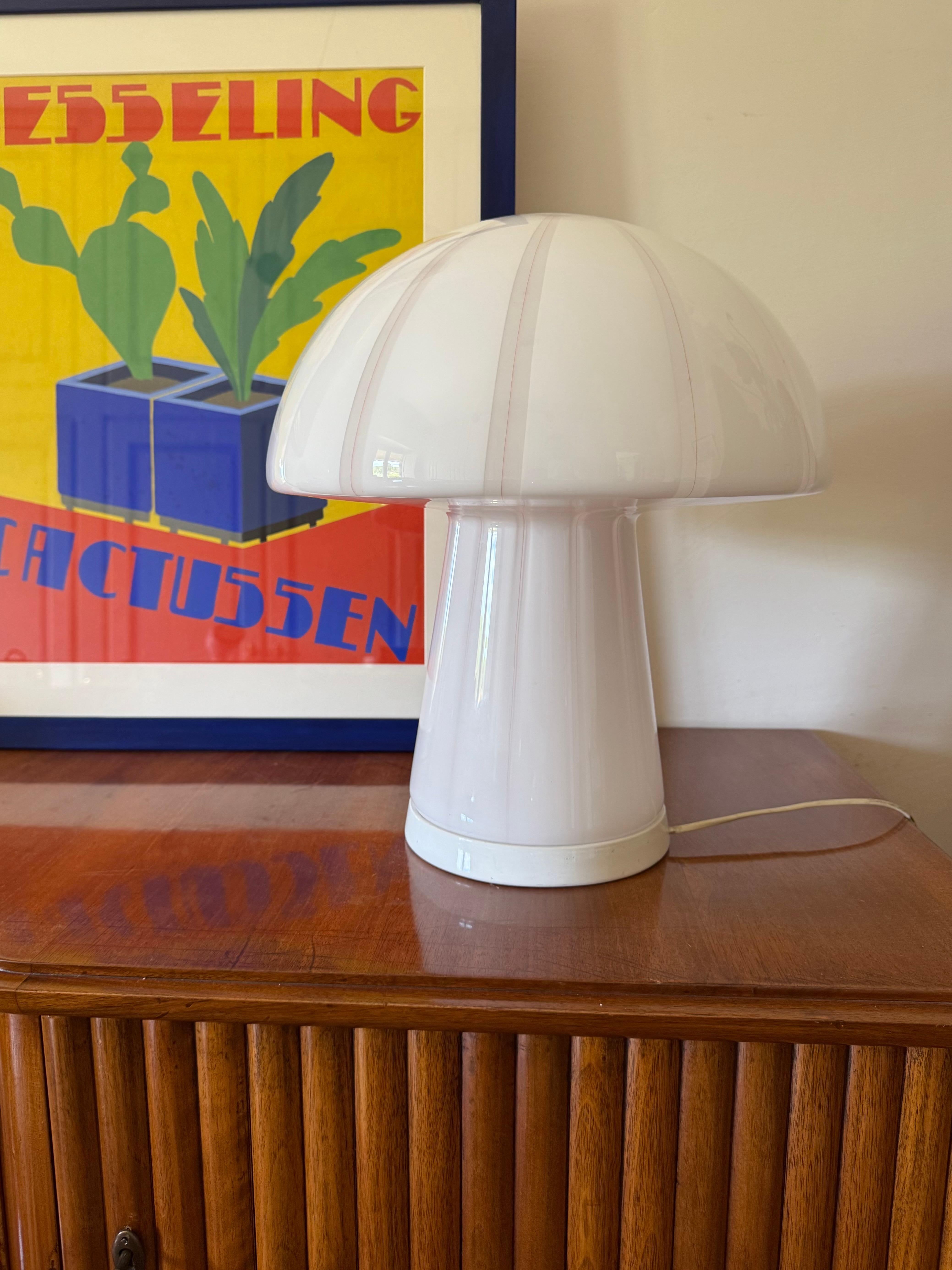 Ère spatiale Lampe de table en verre de Murano avec champignon, Italie, années 1970 en vente