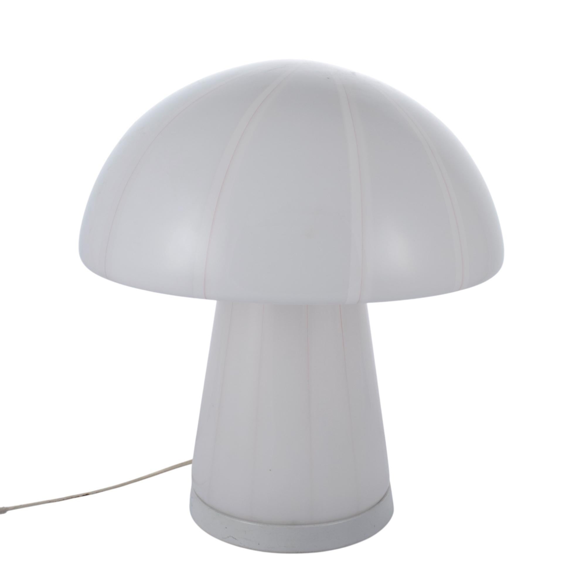Lampe de table en verre de Murano avec champignon, Italie, années 1970 Excellent état - En vente à Firenze, IT