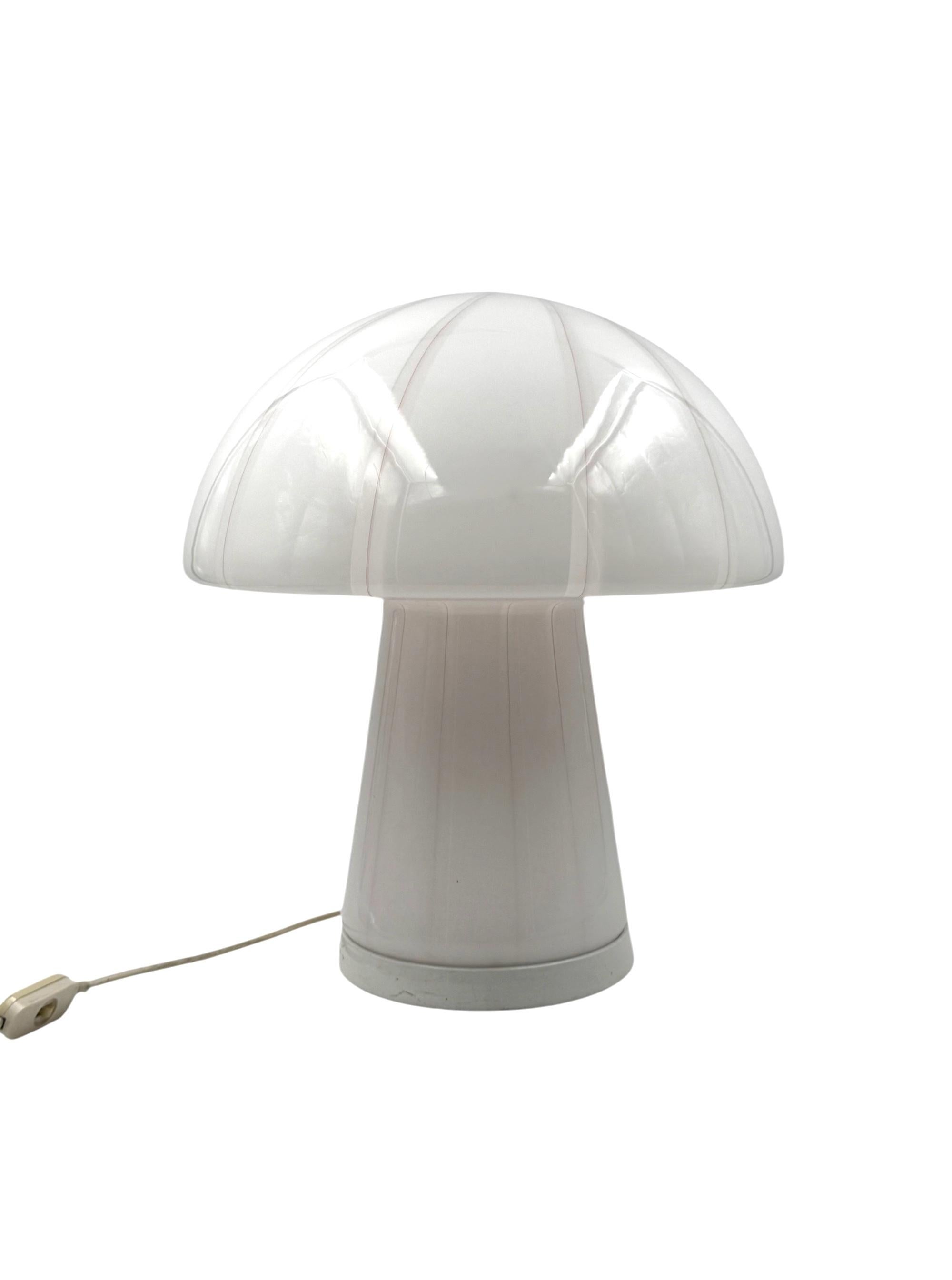 Late 20th Century Lampe de table en verre de Murano avec champignon, Italie, années 1970 en vente