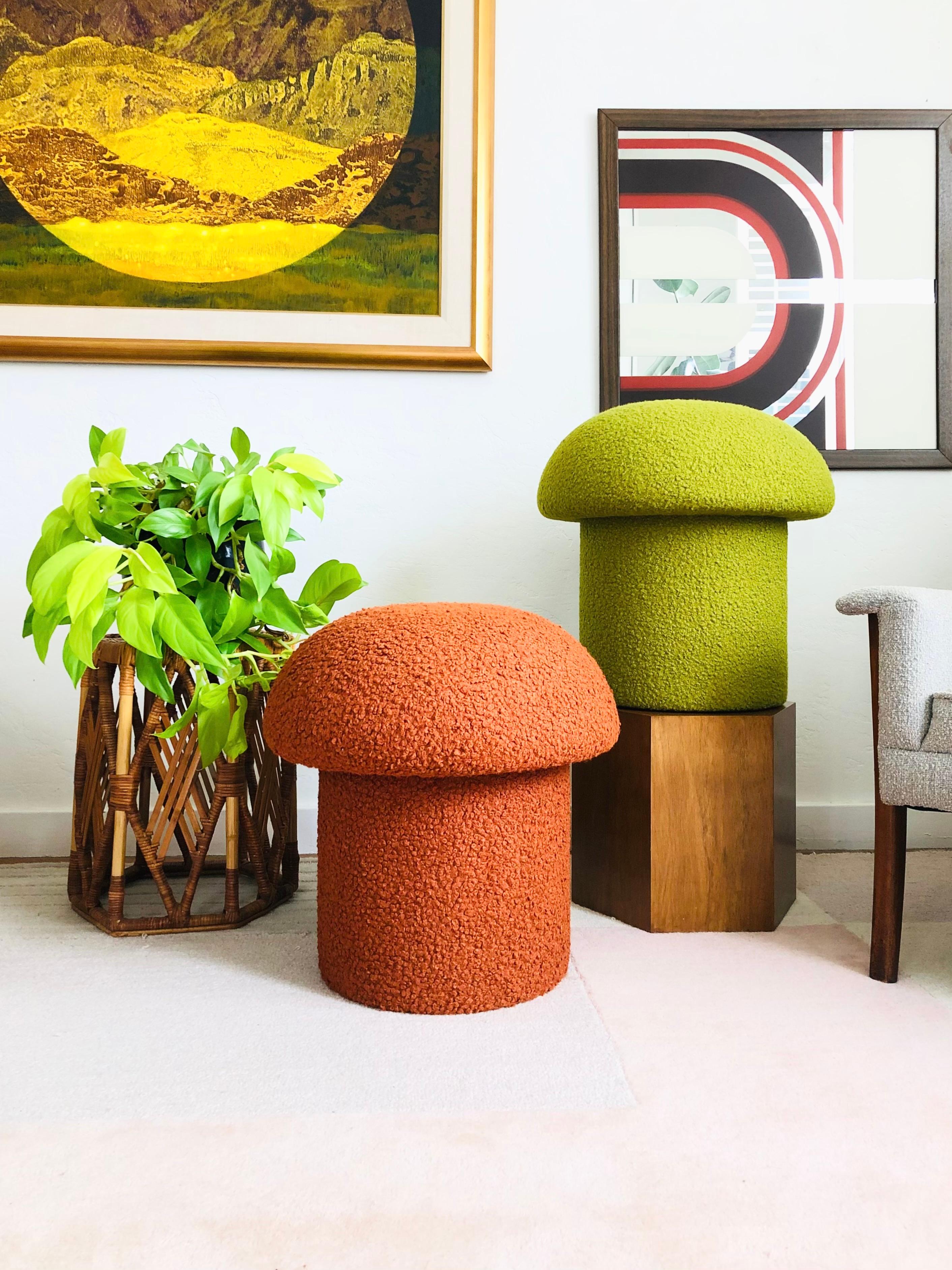 Ottomana Fungo in Boucle Cannella in vendita 3