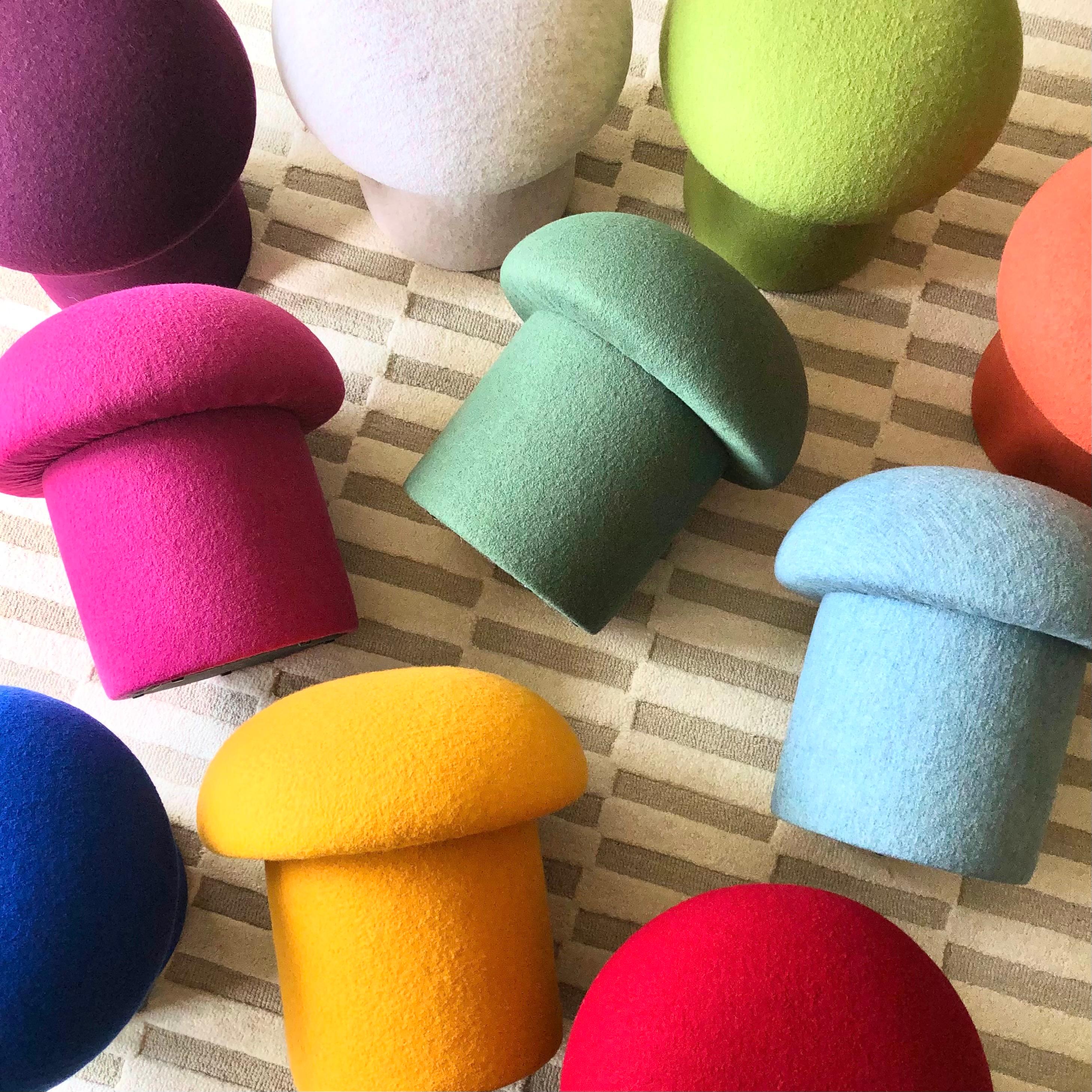 Américain Pouf Mushroom en laine Safran en vente