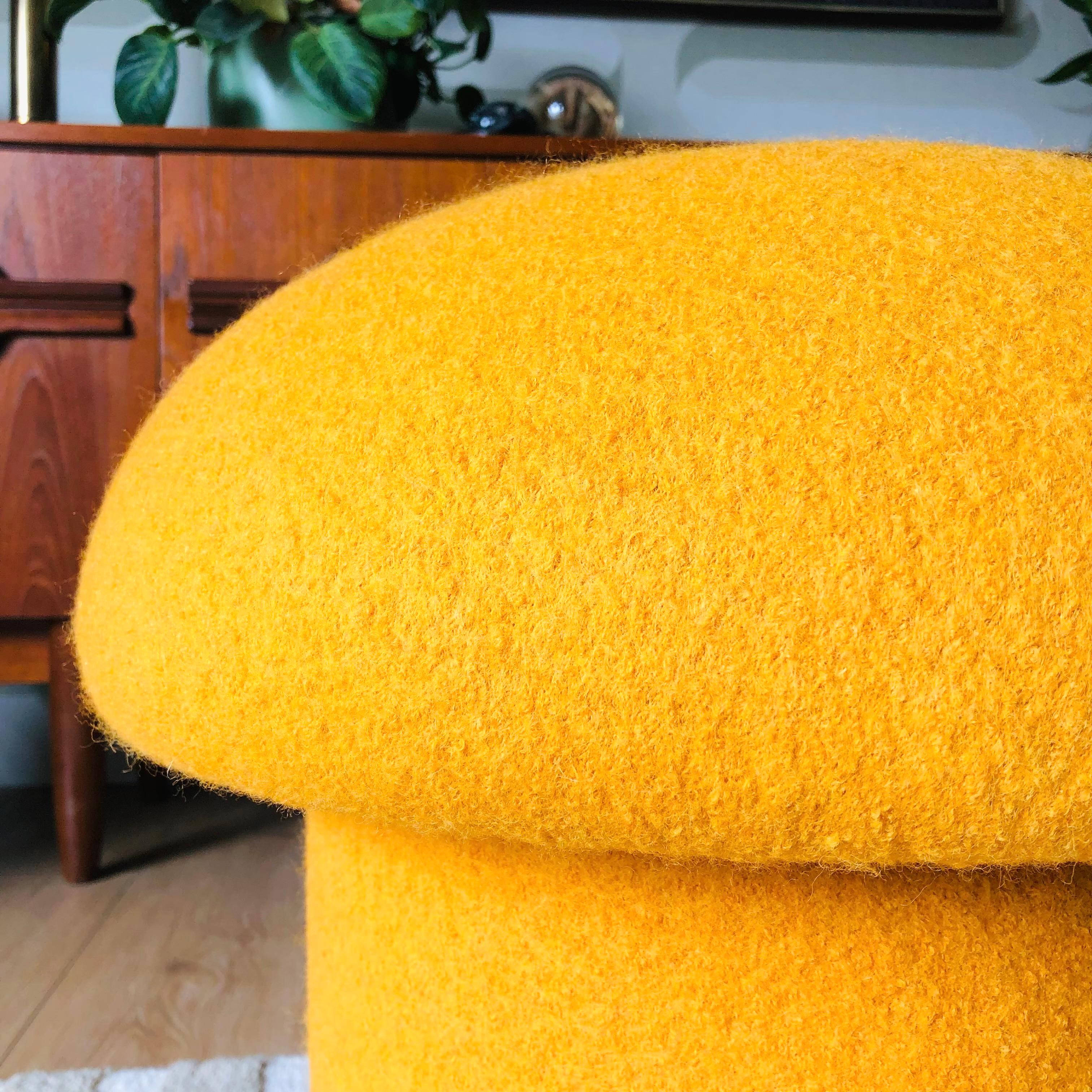Pouf Mushroom en laine Safran en vente 1