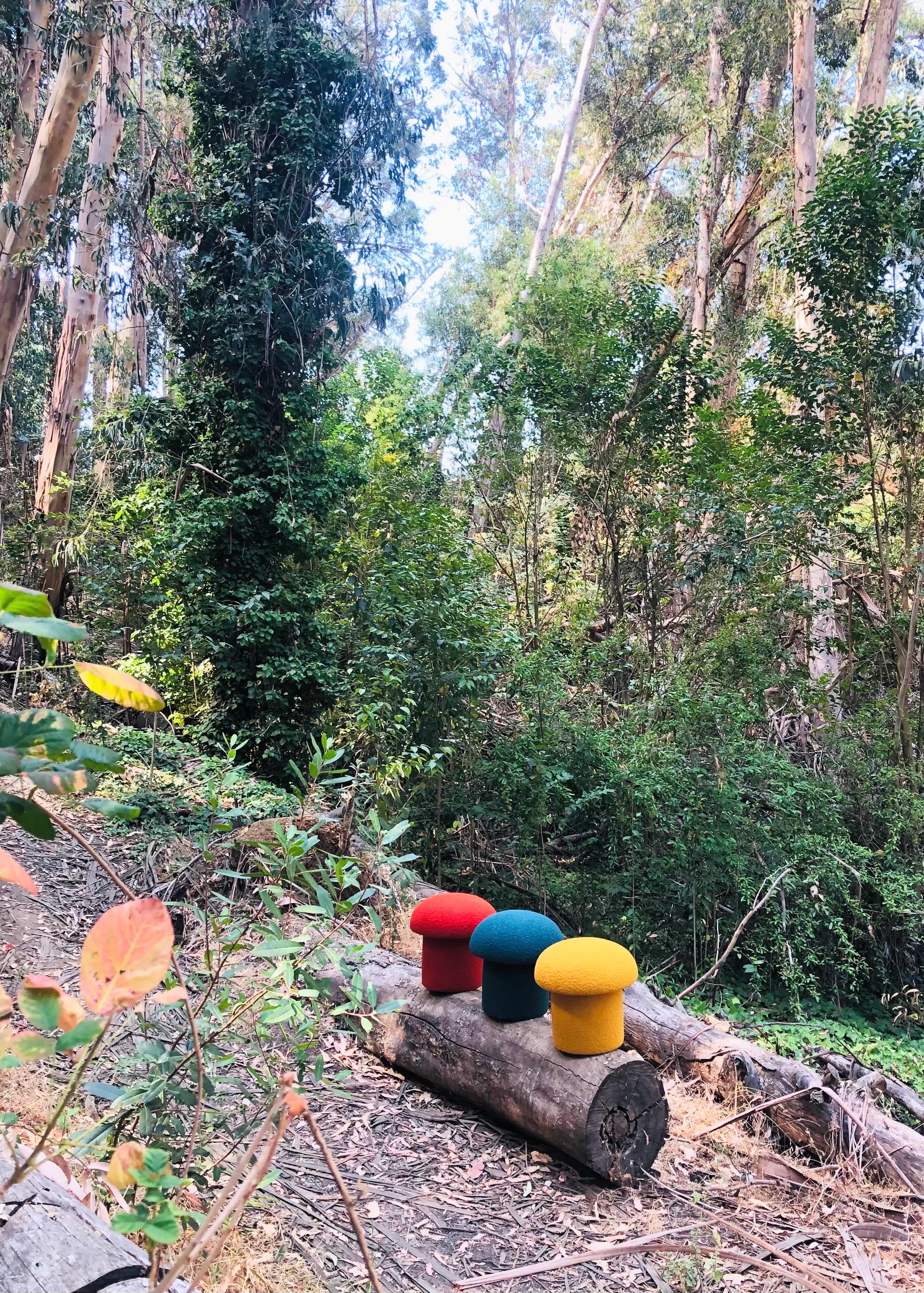 Pouf fungo in bouclé verde acqua in vendita 2