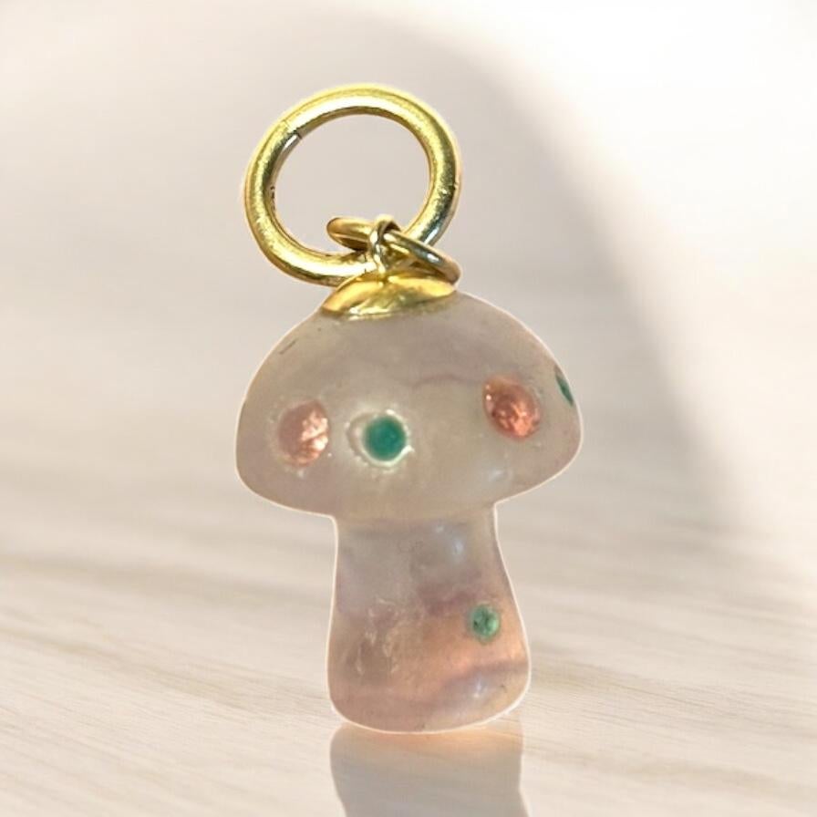 da uomo o donna Ciondolo a forma di fungo magico con FLUORITE, EMERALDI, TORMALINA ROSA e ORO 14K in vendita