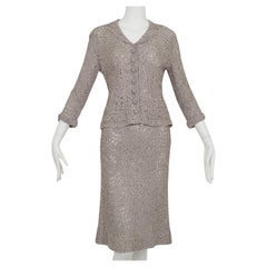 Traje Peplum de Ganchillo con Cinta Abierta y Falda Trompeta - XS, Años 50