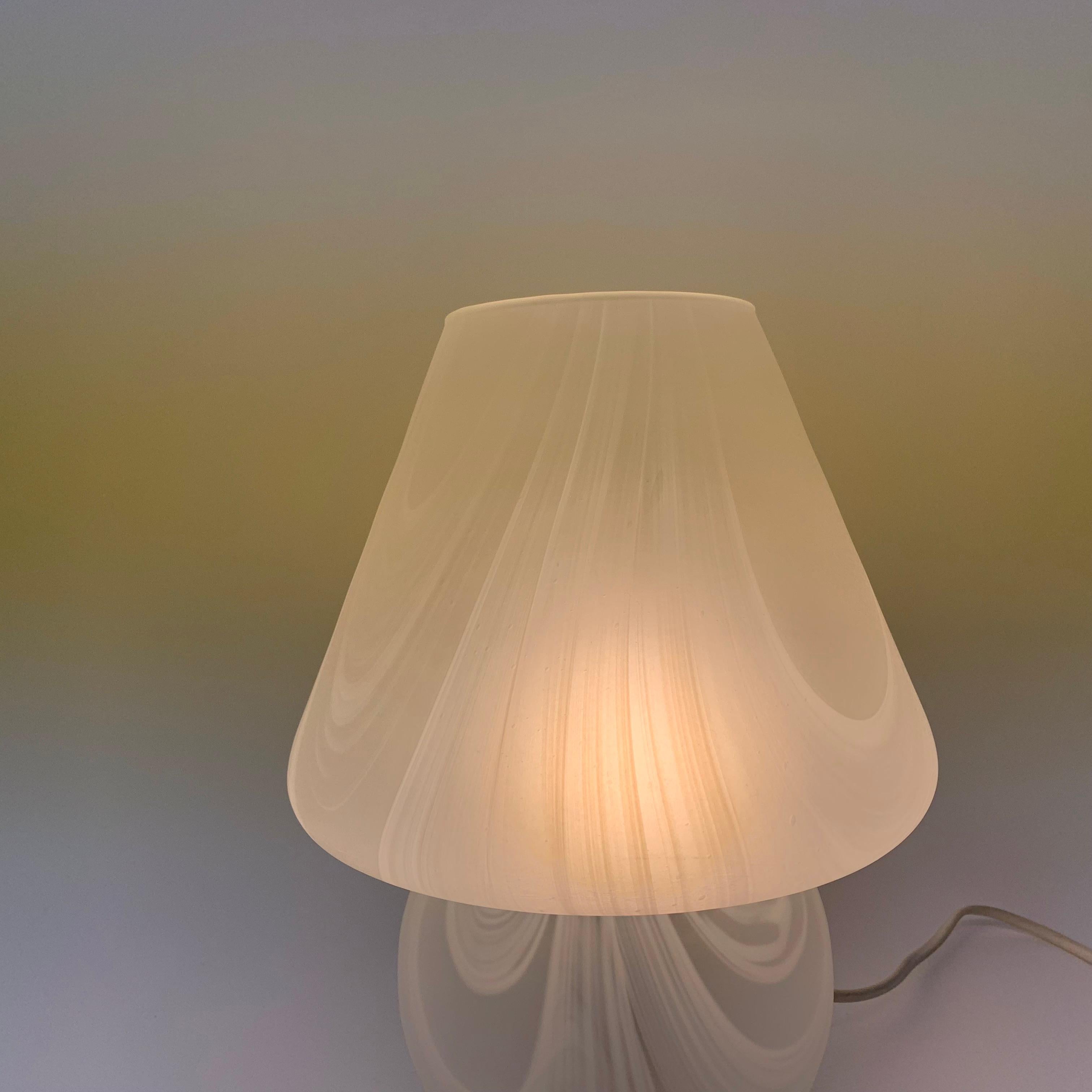 Lampe de table champignon, années 1970 en vente 8